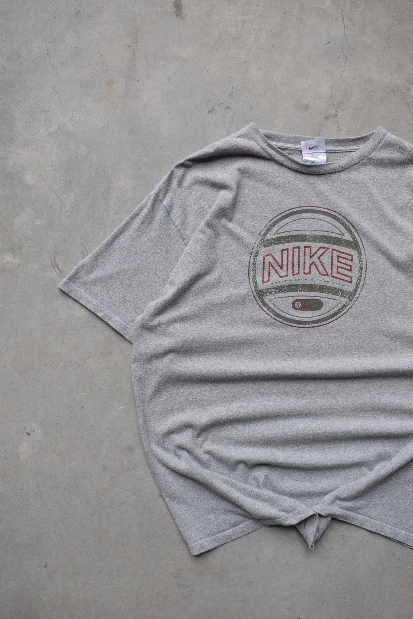 Nike Grey Spellout Tee — 1990s (XL) - Retrospective Store