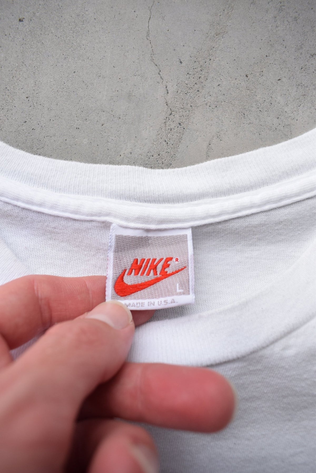 Nike 'Just Do It!' White Graphic Tee — 1990s (L) - Retrospective Store