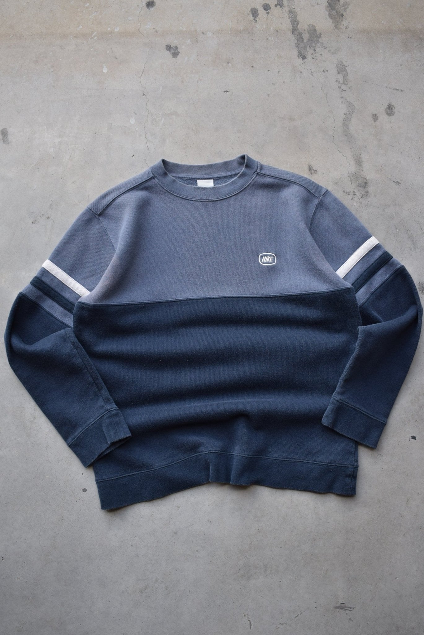 Nike Navy Embroidered Spellout Crewneck — 2000s (M) - Retrospective Store