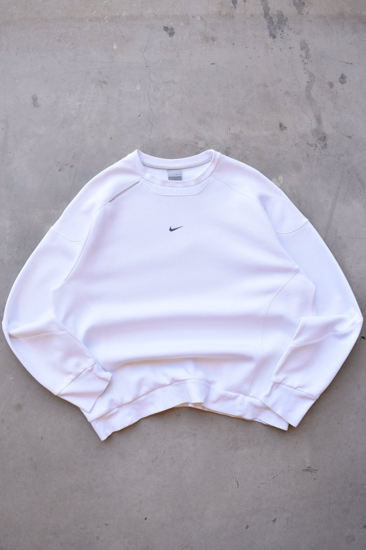 Nike Shox White Embroidered Swoosh Crewneck — 2000s (XL) - Retrospective Store