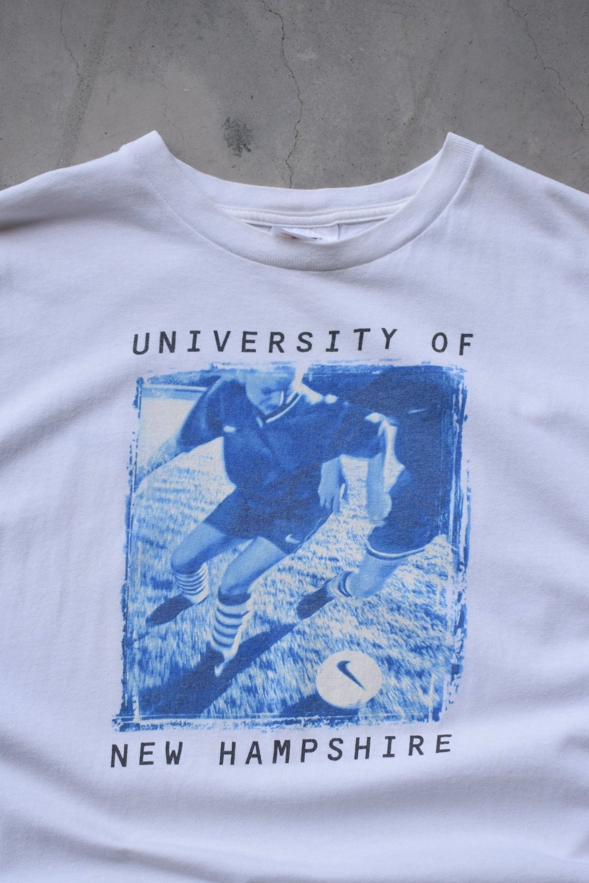 Nike Soccer x University of New Hampshire White Graphic Tee — 1990s (L) - Retrospective Store
