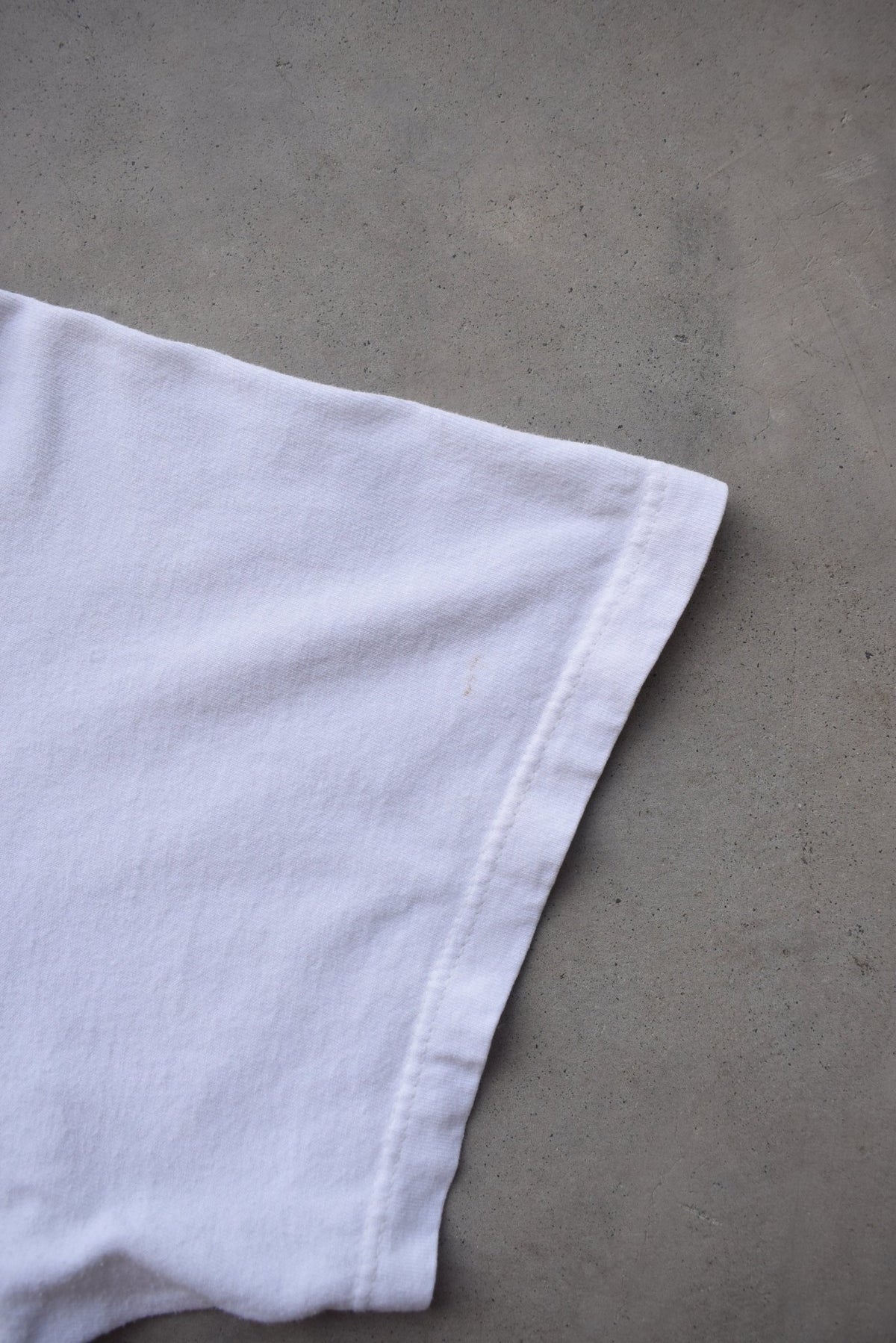 Nike Soccer x University of New Hampshire White Graphic Tee — 1990s (L) - Retrospective Store