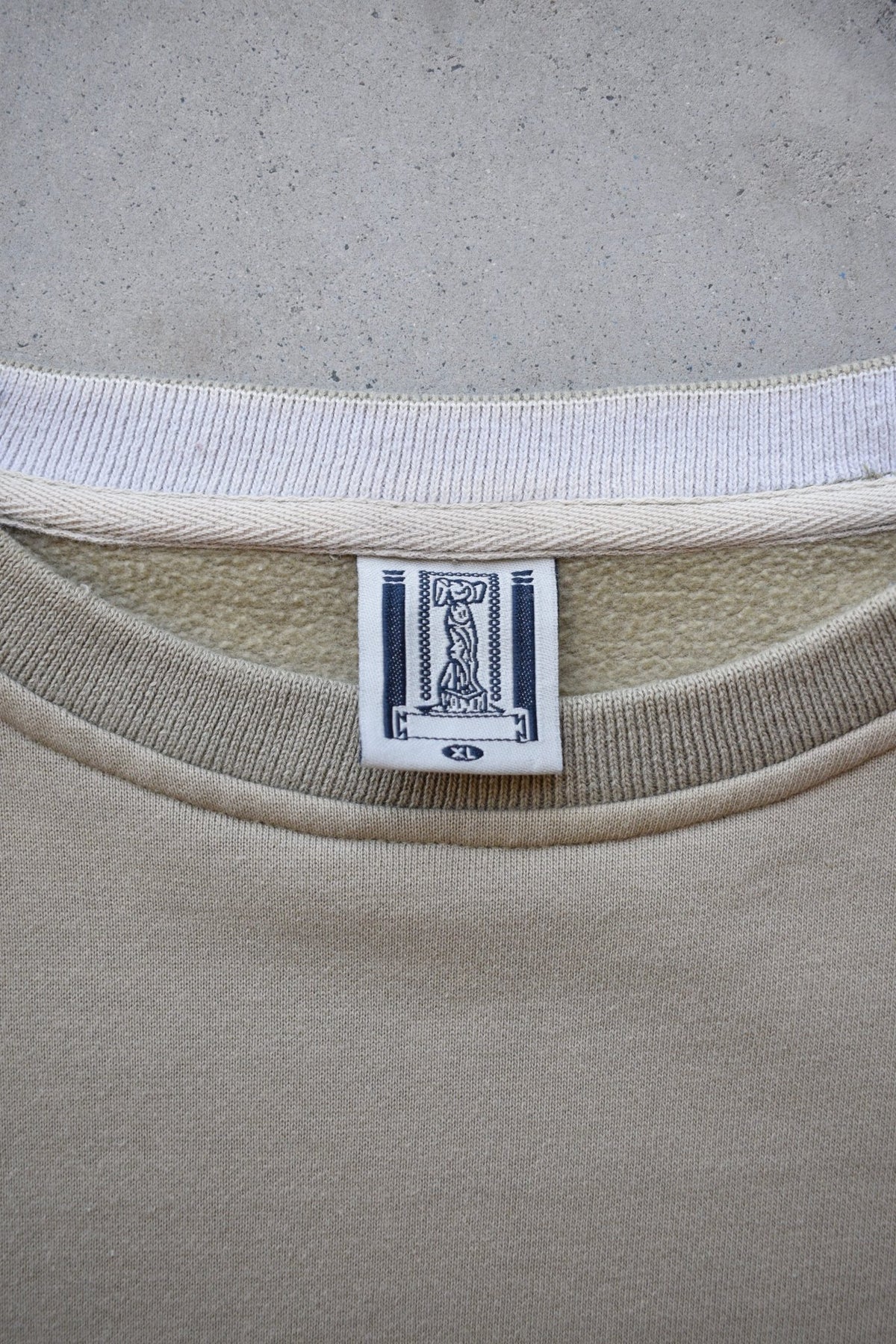 Nike Tan & Black Embroidered Spellout Crewneck — 1990s (L) - Retrospective Store