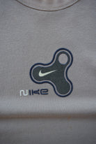 Nike Tan Embroidered Spellout Crewneck — 2000s (M) - Retrospective Store