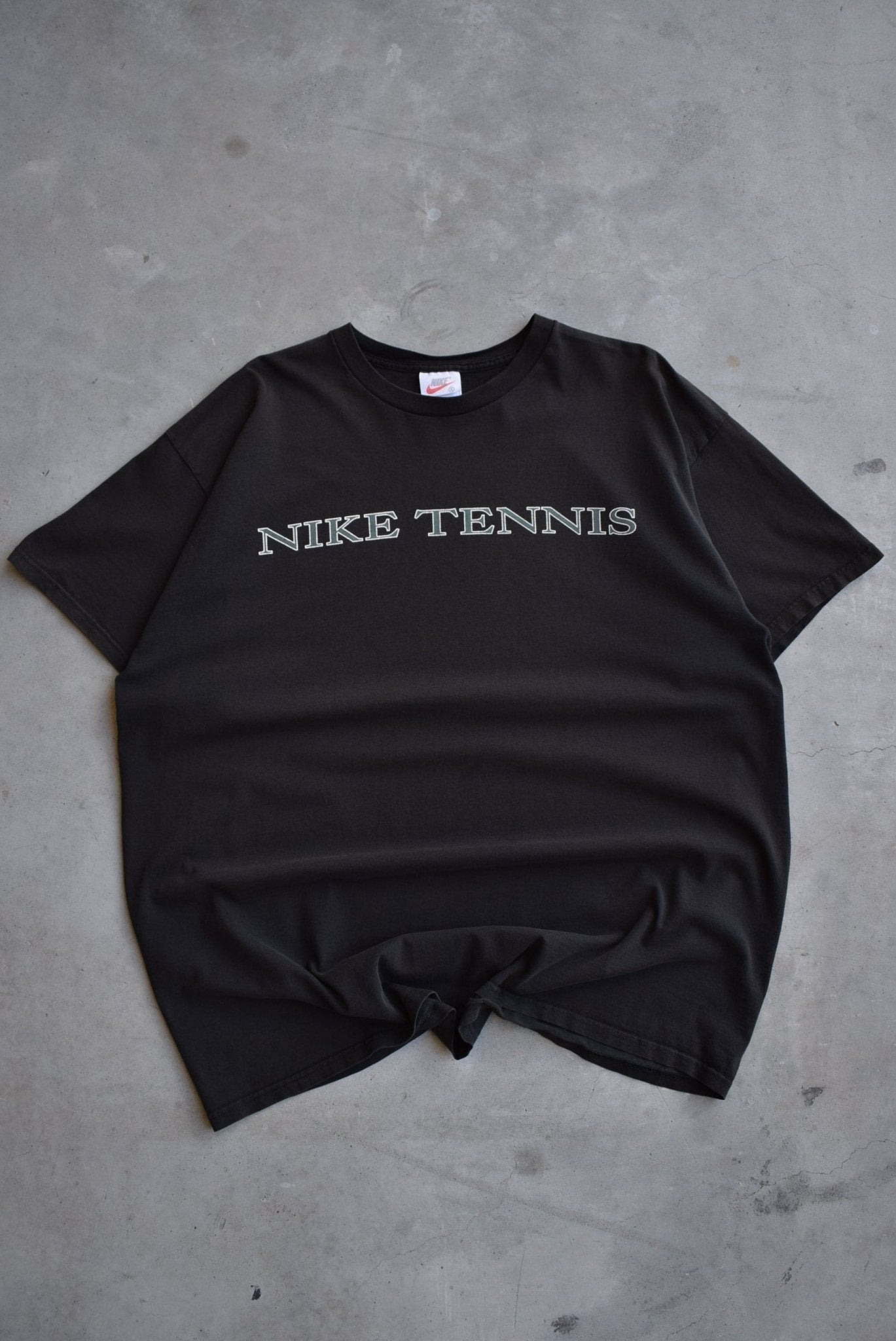 Nike Tennis Black Graphic Tee — 1990s (XXL) - Retrospective Store