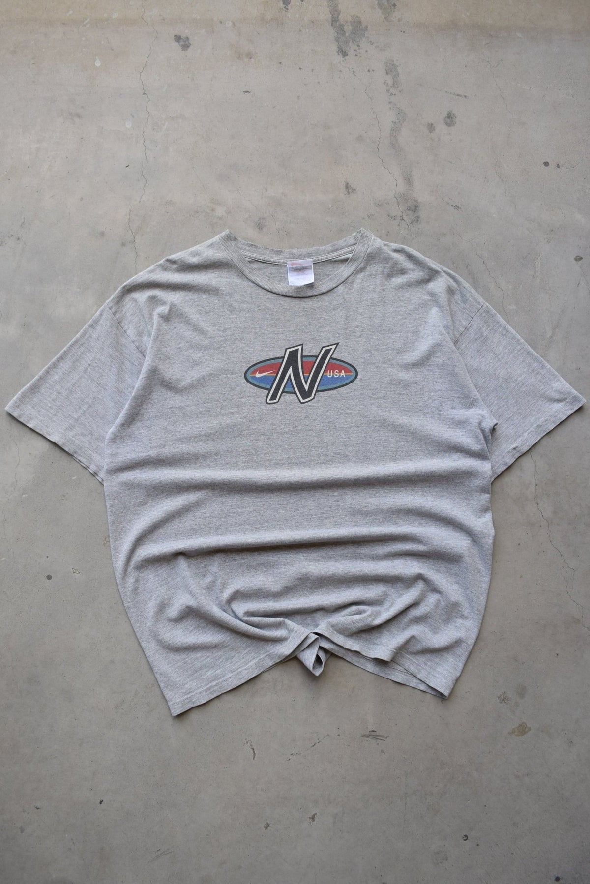 Nike USA Grey Graphic Tee — 1990s (XL/XXL) - Retrospective Store