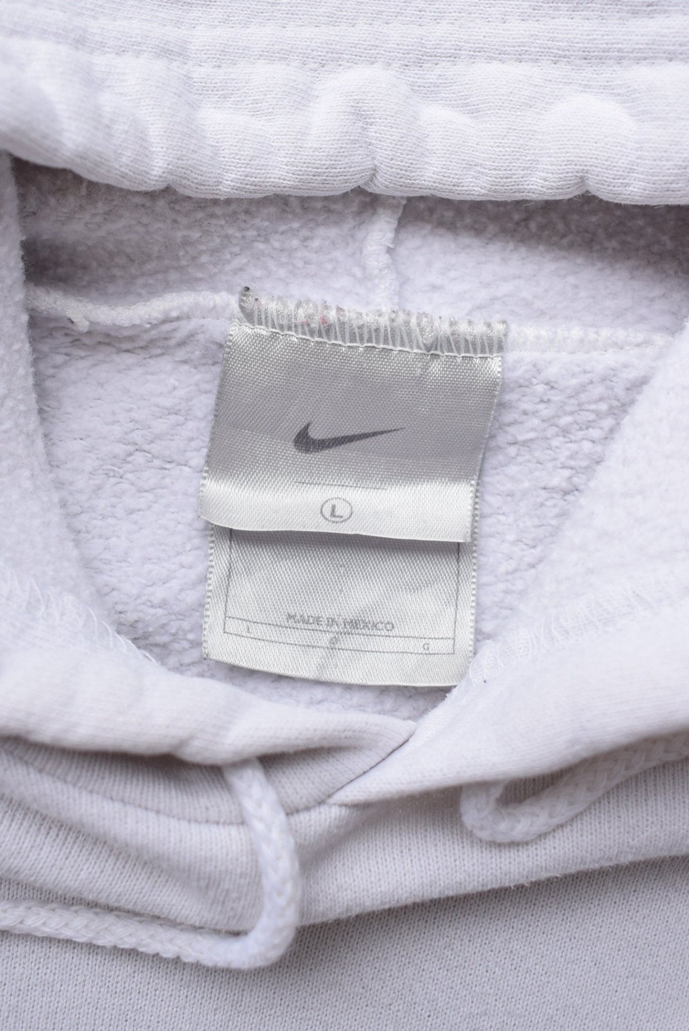 Nike White Embroidered Centre Swoosh Hoodie — 1990s (L) - Retrospective Store