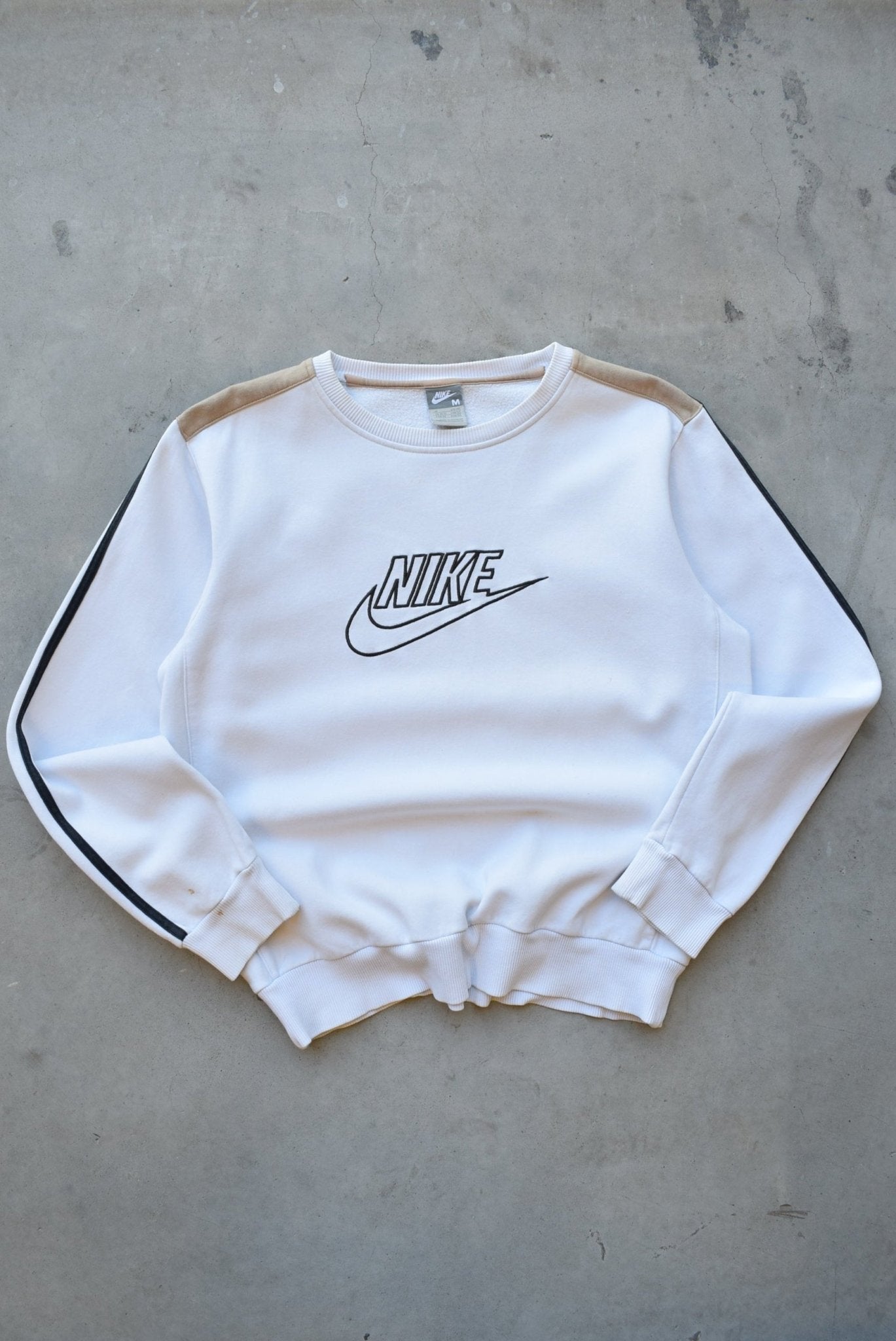 Nike White Embroidered Spellout Crewneck — 2000s (M) - Retrospective Store