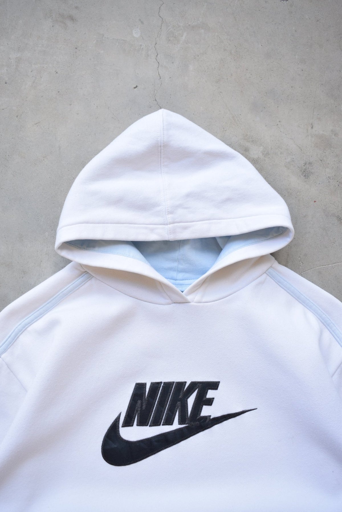 Nike White Embroidered Spellout Hoodie — 2000s (XS/S) - Retrospective Store