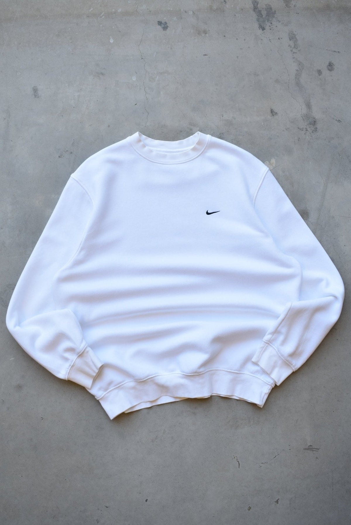 Nike White Embroidered Swoosh Crewneck — 2000s (L) - Retrospective Store