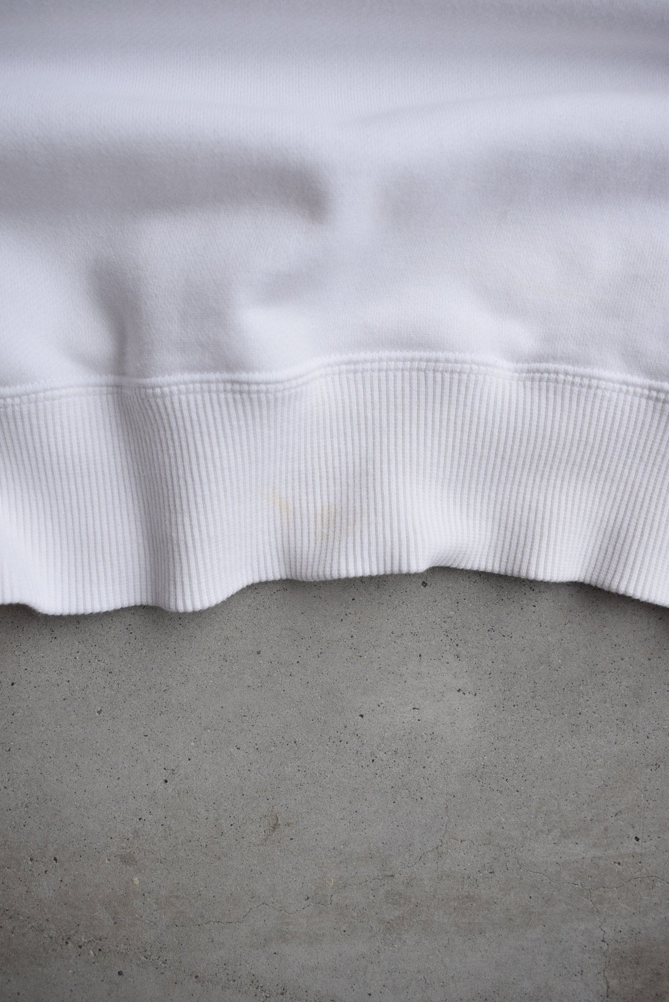 Nike White Embroidered Swoosh Crewneck — 2000s (M) - Retrospective Store