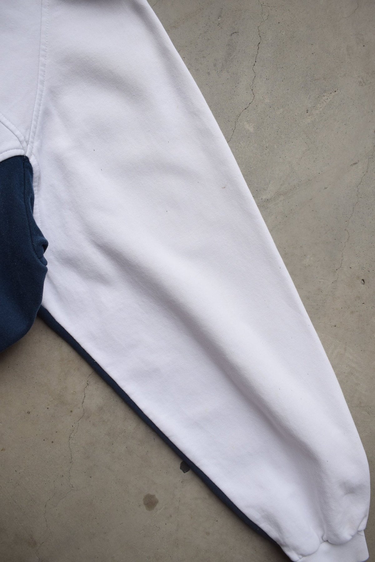Nike White & Navy Embroidered Spellout Crewneck — 1990s (XL) - Retrospective Store