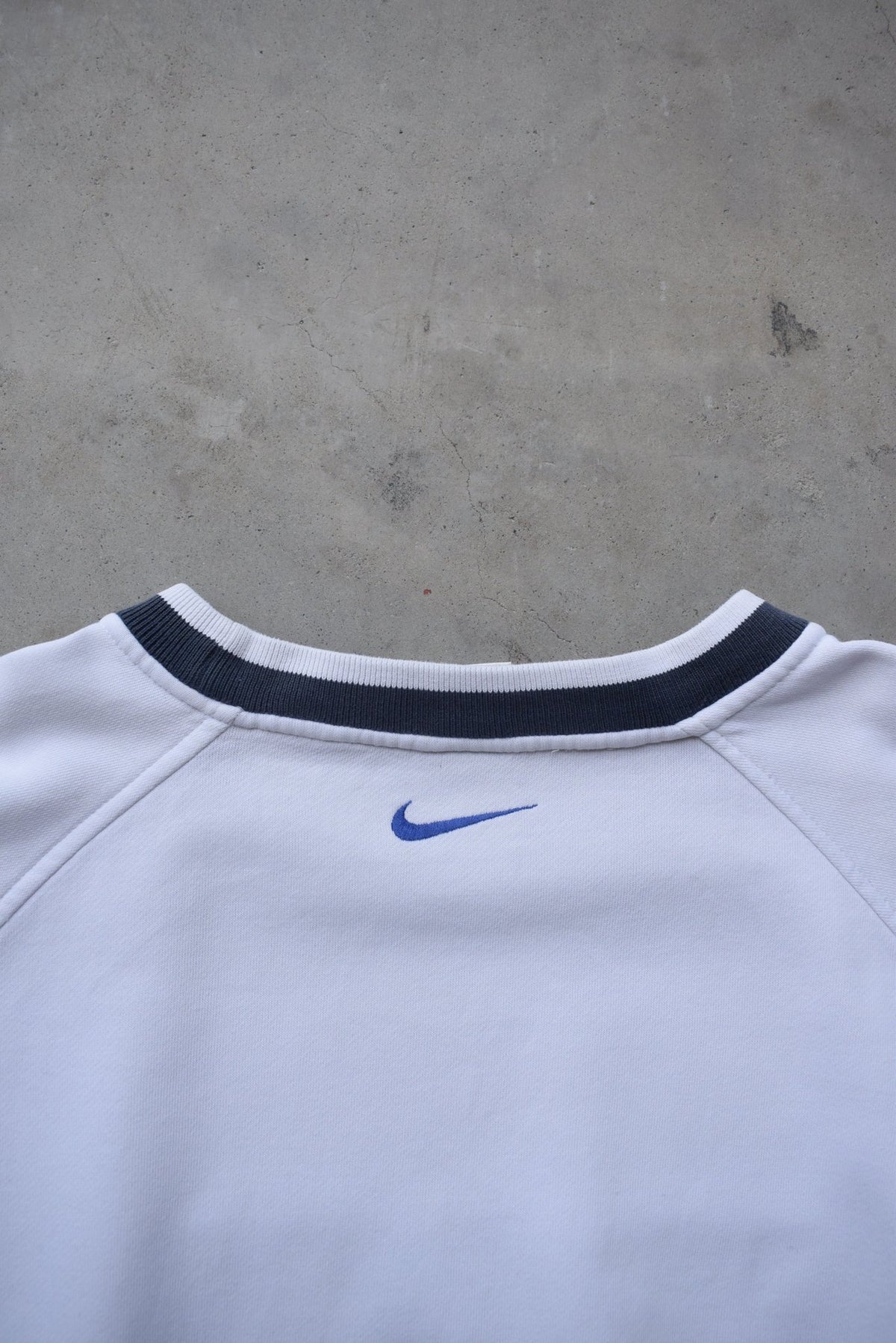Nike White & Navy Embroidered Spellout Crewneck — 1990s (XL) - Retrospective Store