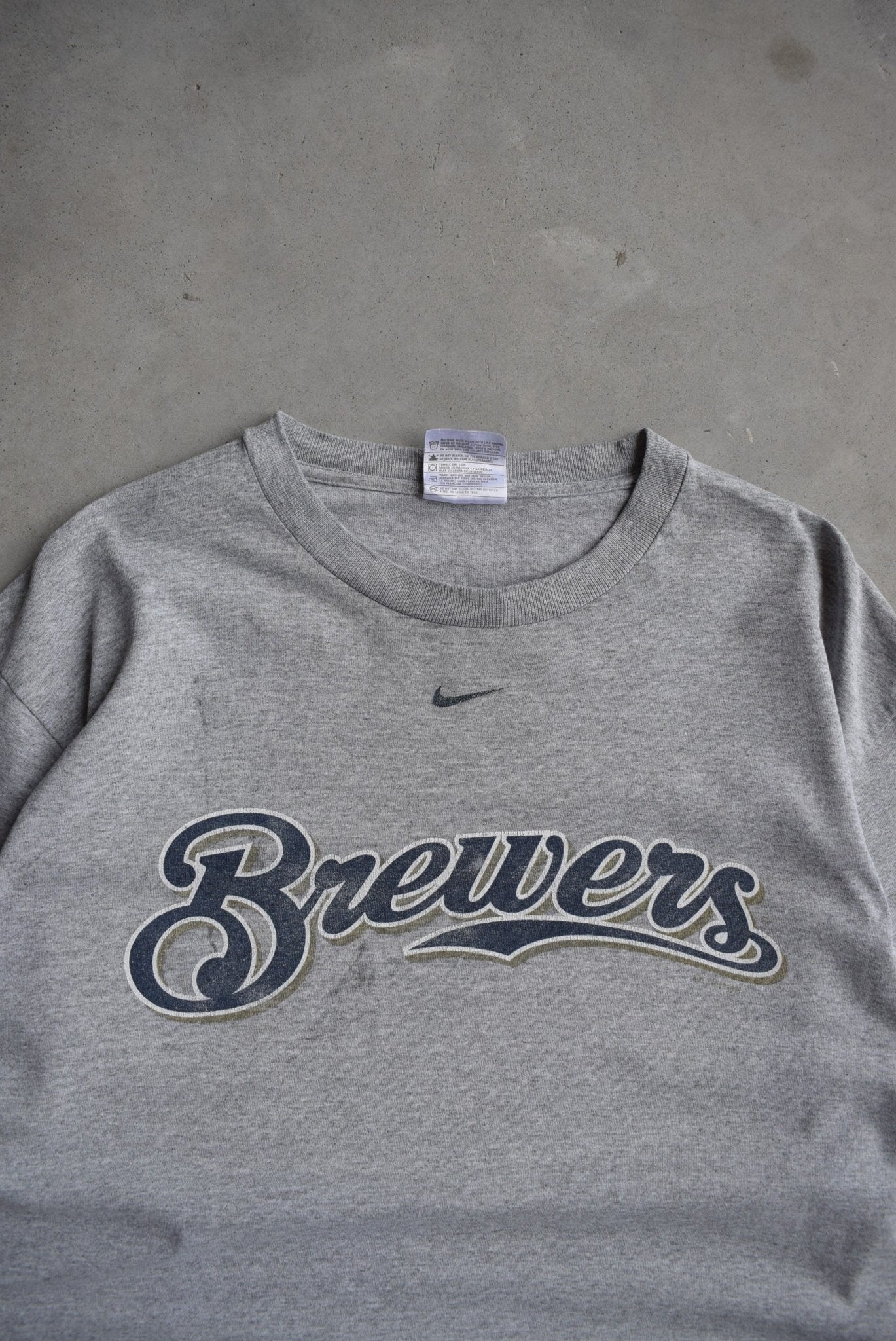 Nike x MLB Milwaukee Brewers Grey Graphic Tee — 2000s (M) - Retrospective Store