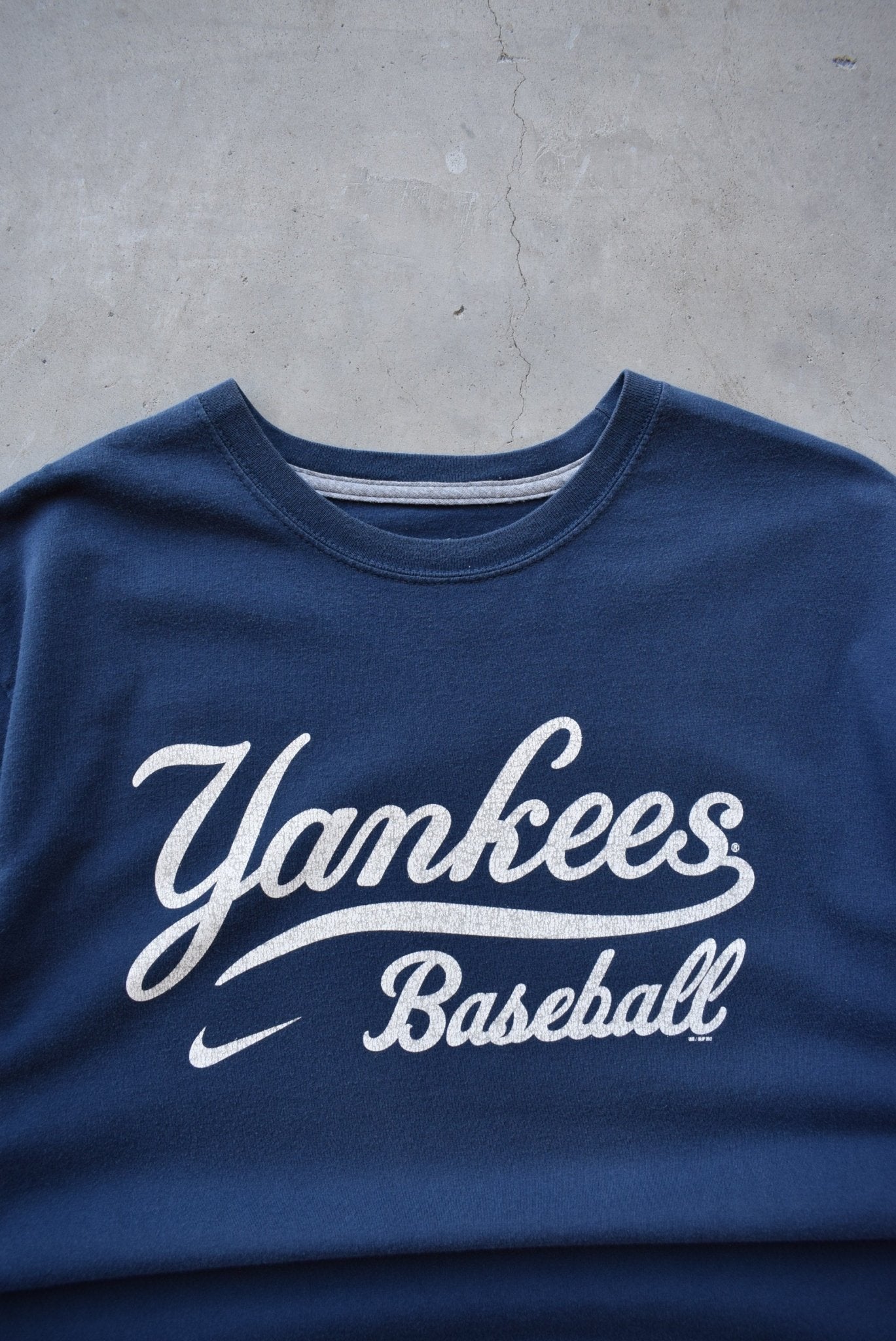Nike x MLB New York Yankees Baseball Navy Tee — 2002 (L) - Retrospective Store