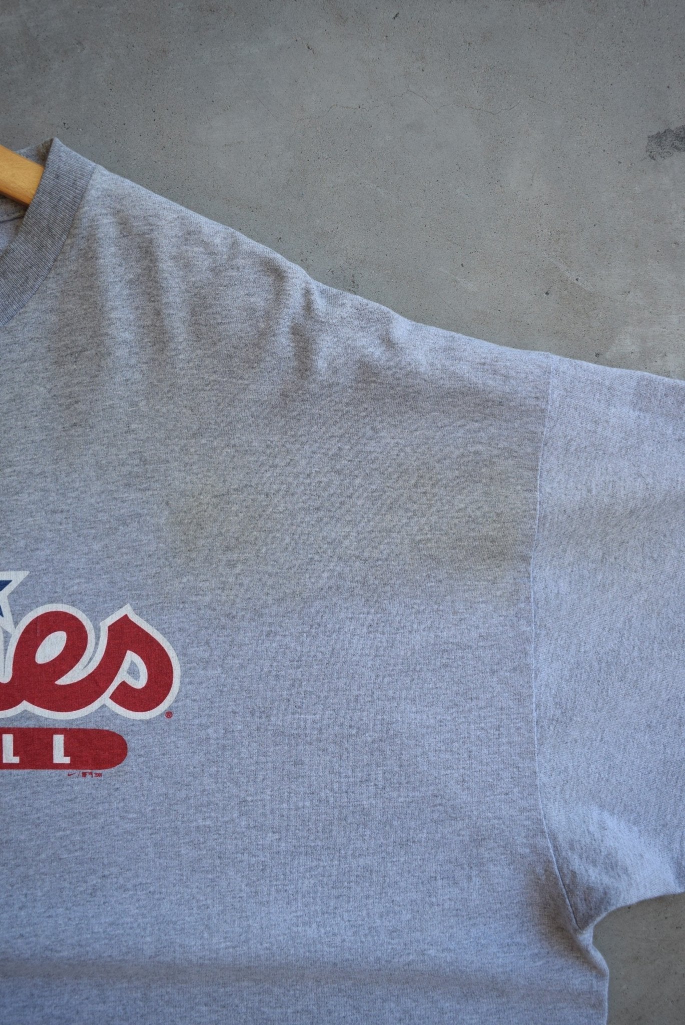 Nike x MLB Philadelphia Phillies Baseball Tee — 2001 (XXL) - Retrospective Store