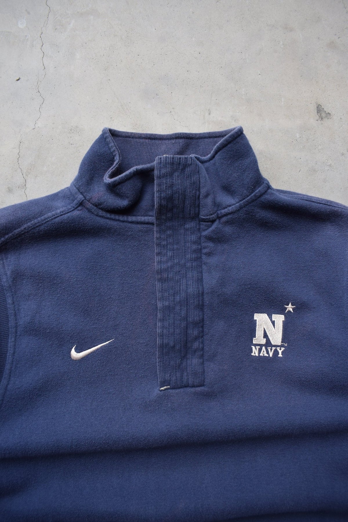 Nike x United States Navy Embroidered Quarter Zip — 2000s (M) - Retrospective Store