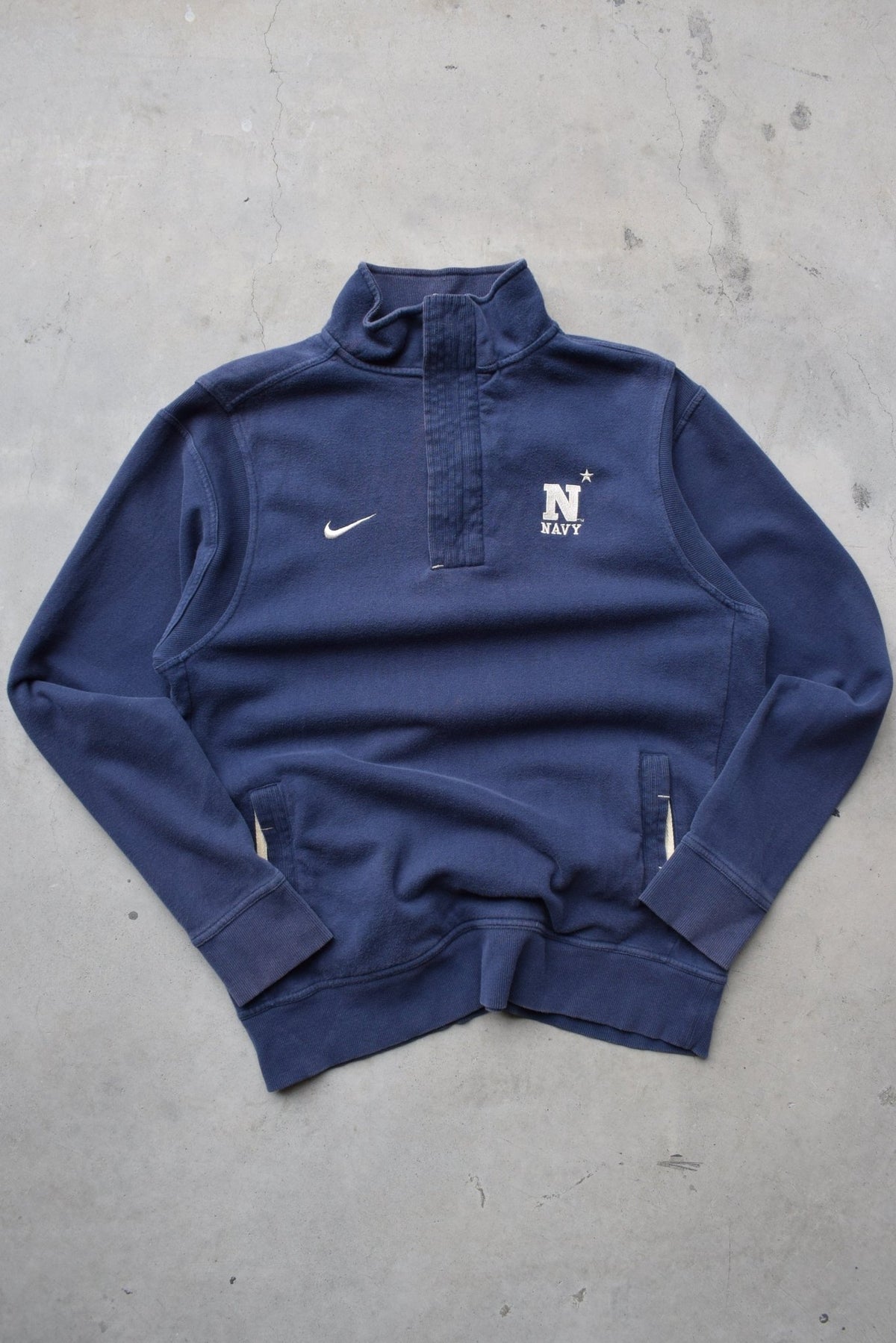 Nike x United States Navy Embroidered Quarter Zip — 2000s (M) - Retrospective Store