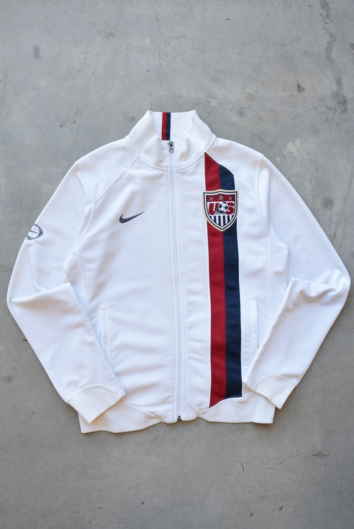 Nike x United States Soccer Team White Embroidered Jacket — 2000s (M) - Retrospective Store