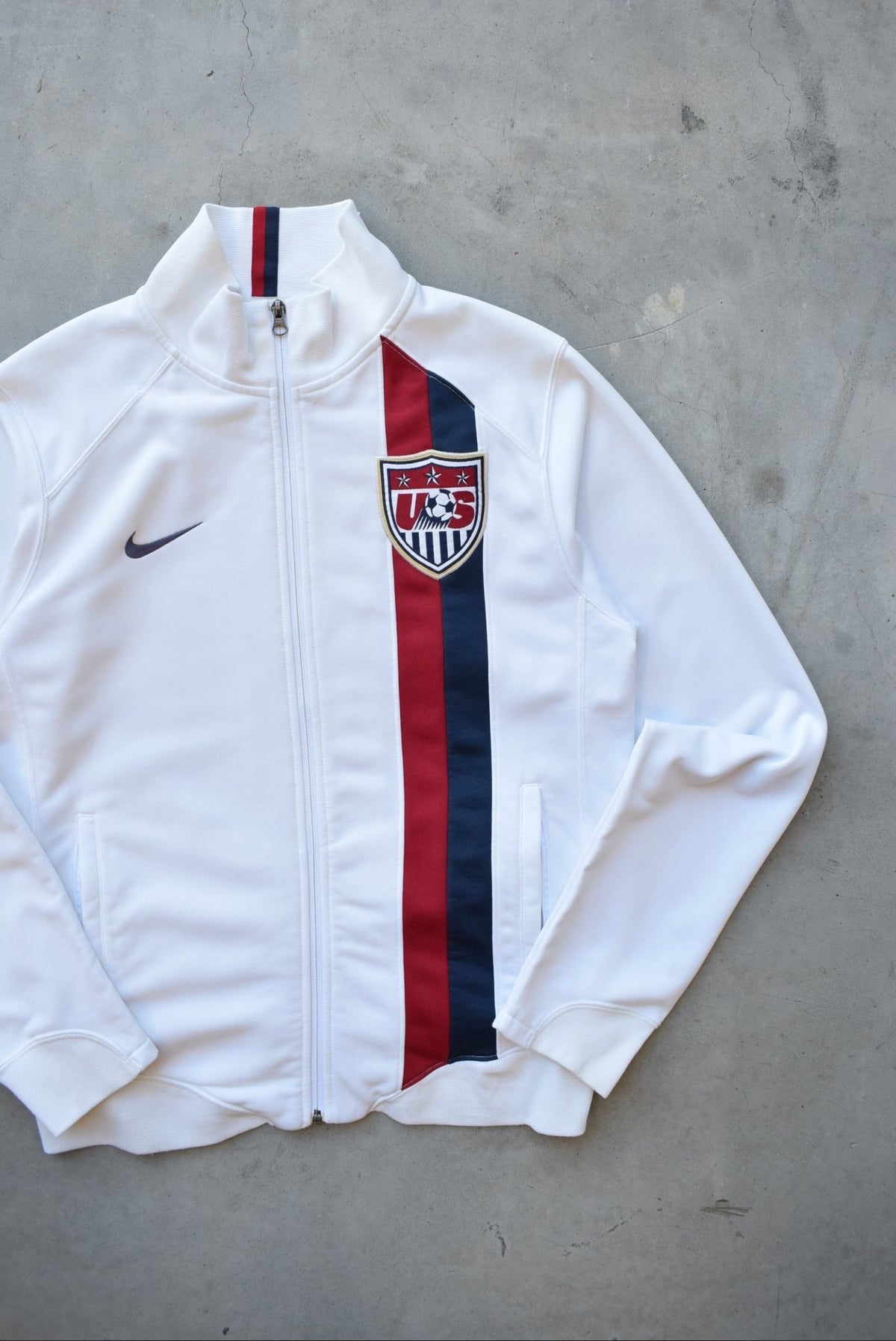 Nike x United States Soccer Team White Embroidered Jacket — 2000s (M) - Retrospective Store