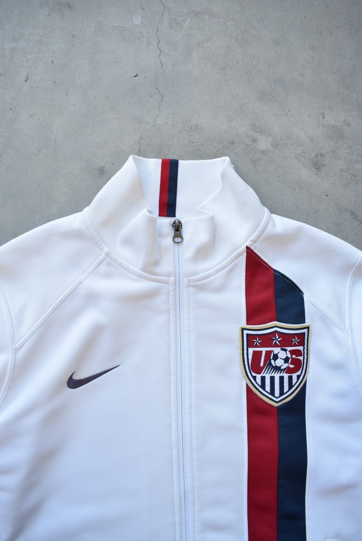 Nike x United States Soccer Team White Embroidered Jacket — 2000s (M) - Retrospective Store