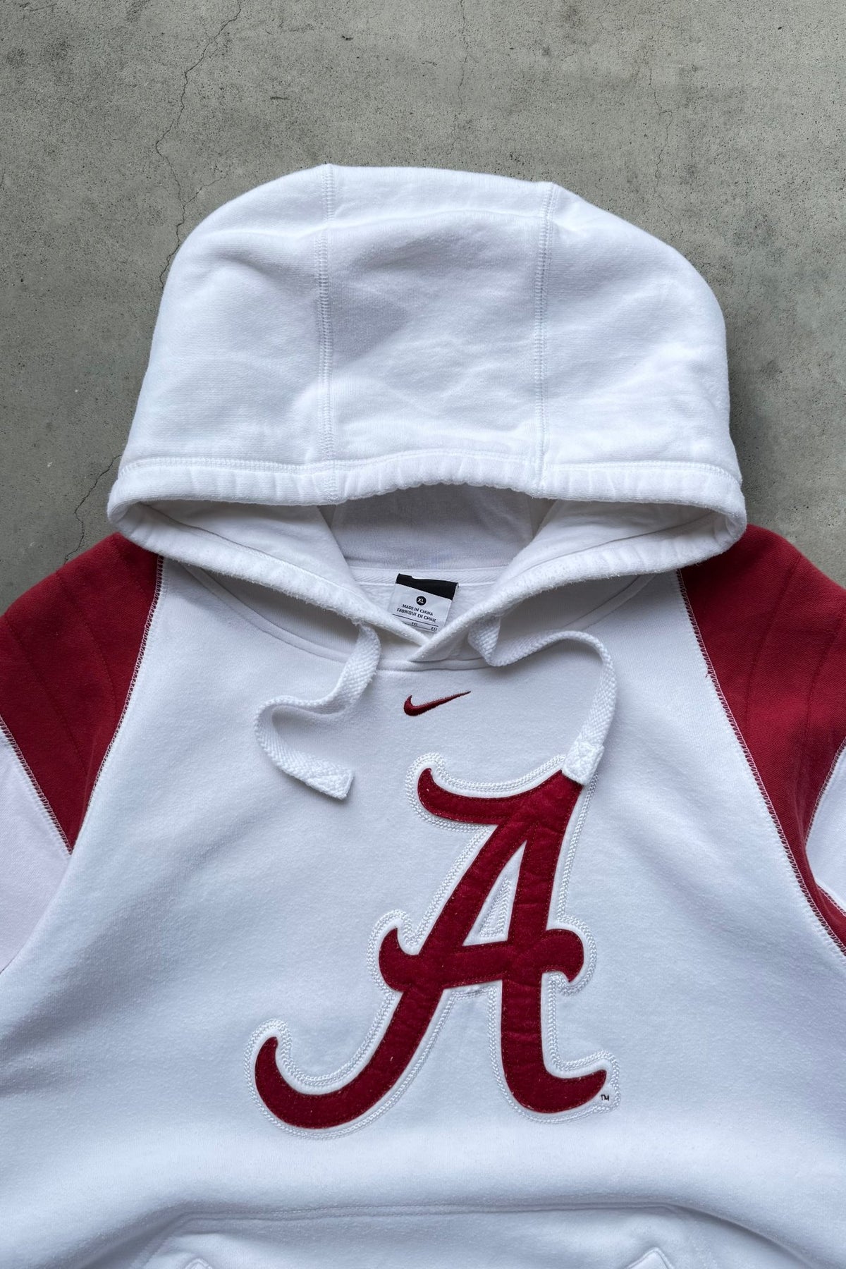 Nike x University of Alabama White & Burgundy Embroidered Hoodie — 2000s (XL) - Retrospective Store
