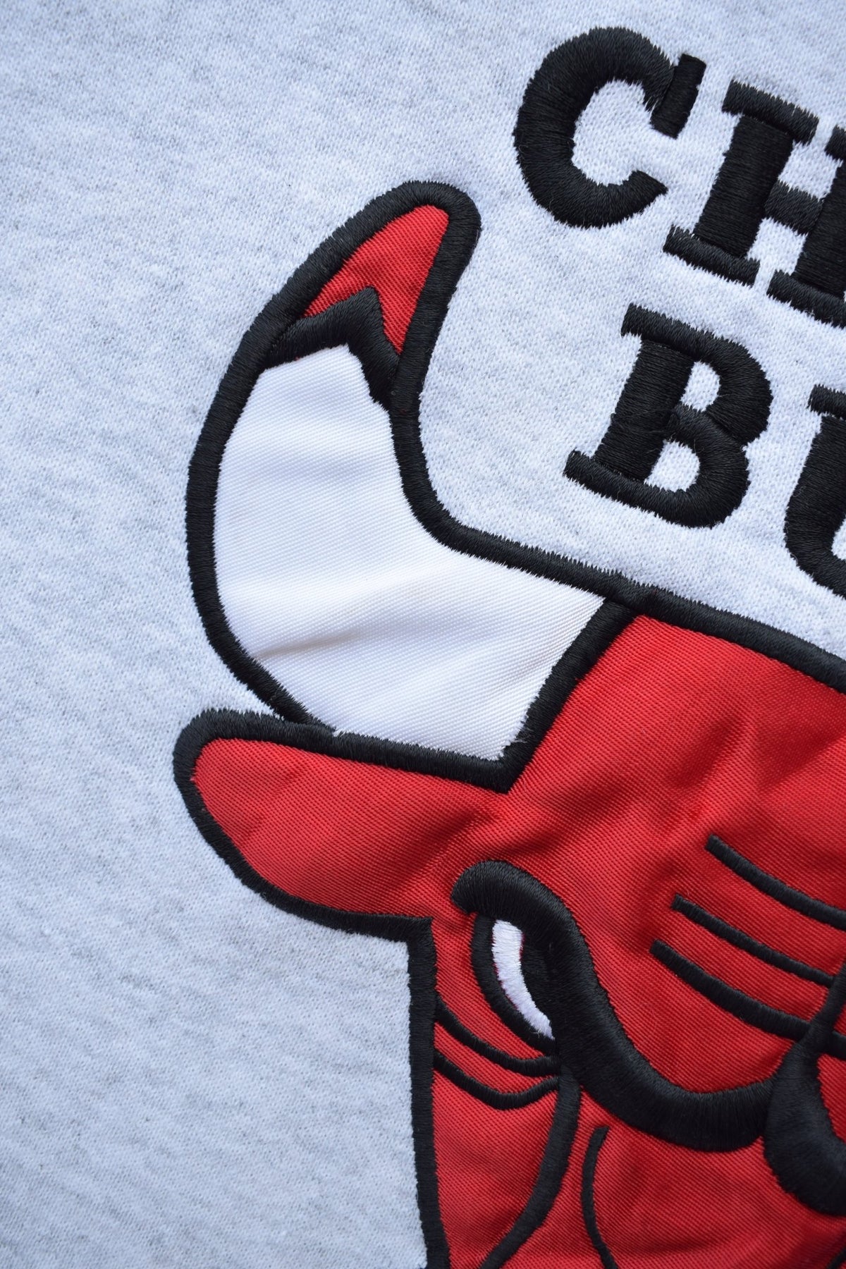 Nutmeg x NBA Chicago Bulls Grey Embroidered Crewneck — 1990s (XS) - Retrospective Store