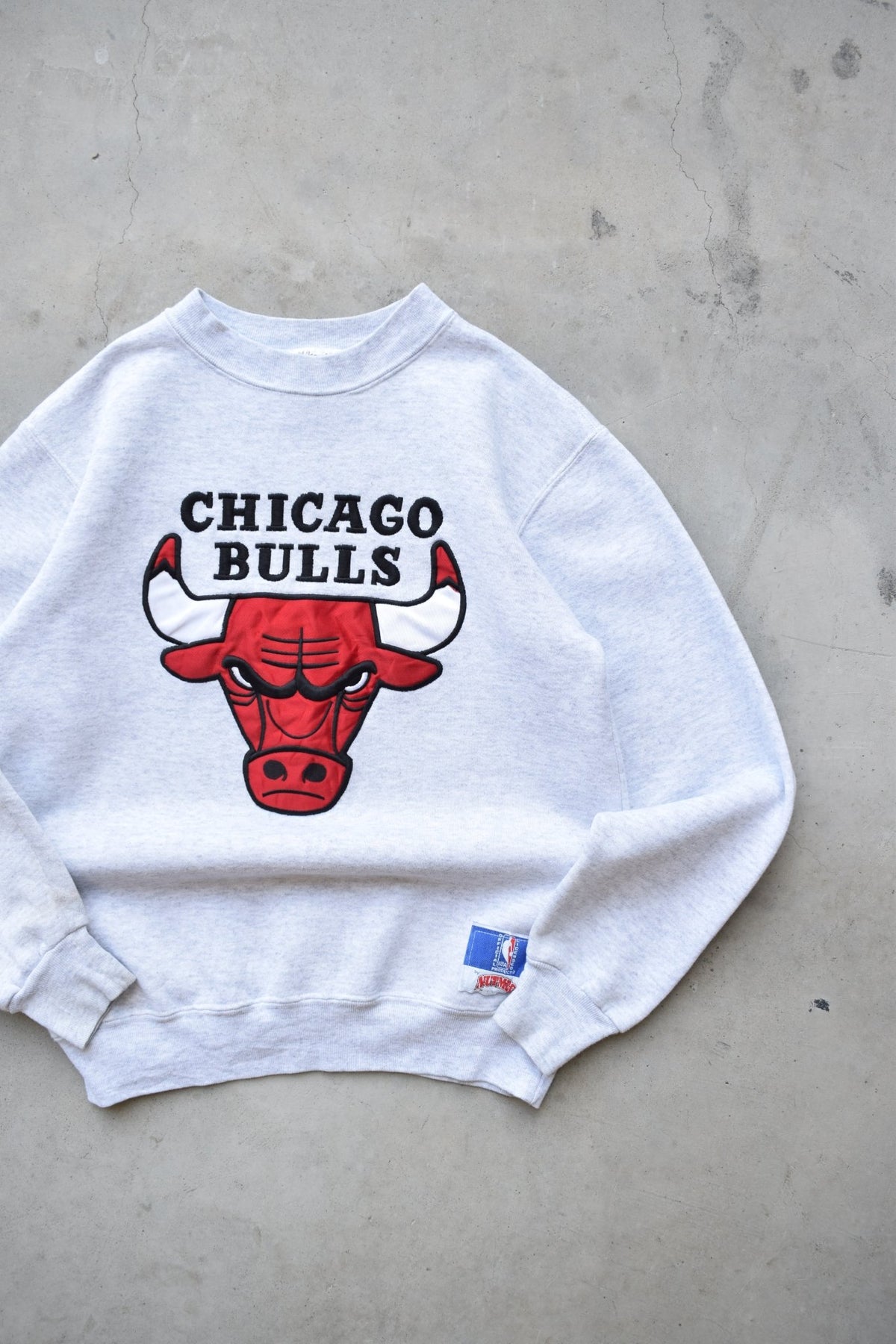 Nutmeg x NBA Chicago Bulls Grey Embroidered Crewneck — 1990s (XS) - Retrospective Store