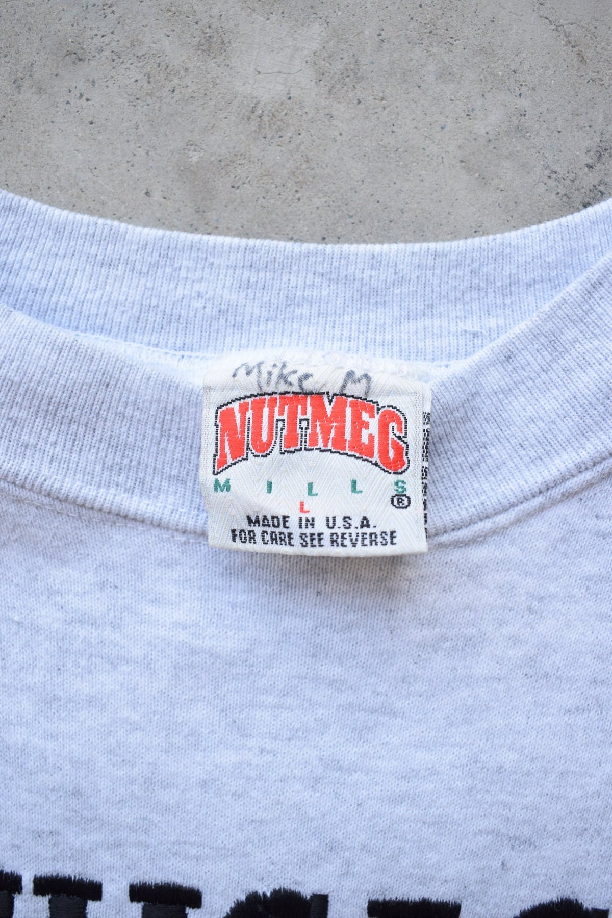 Nutmeg x NBA Chicago Bulls Grey Embroidered Crewneck — 1990s (XS) - Retrospective Store