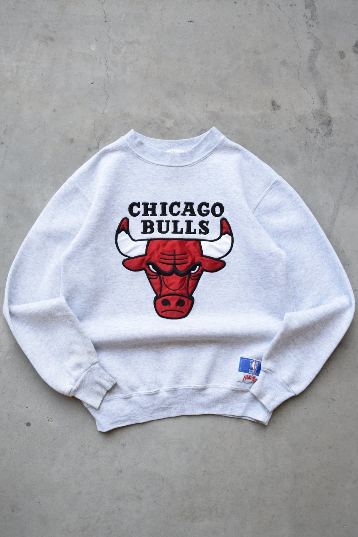 Nutmeg x NBA Chicago Bulls Grey Embroidered Crewneck — 1990s (XS) - Retrospective Store