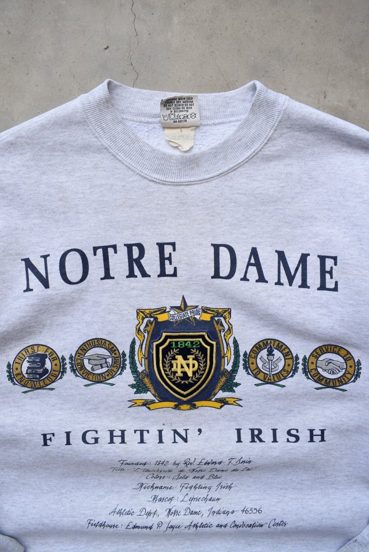 Nutmeg x University of Notre Dame Grey Embroidered Crewneck — 1990s (M) - Retrospective Store
