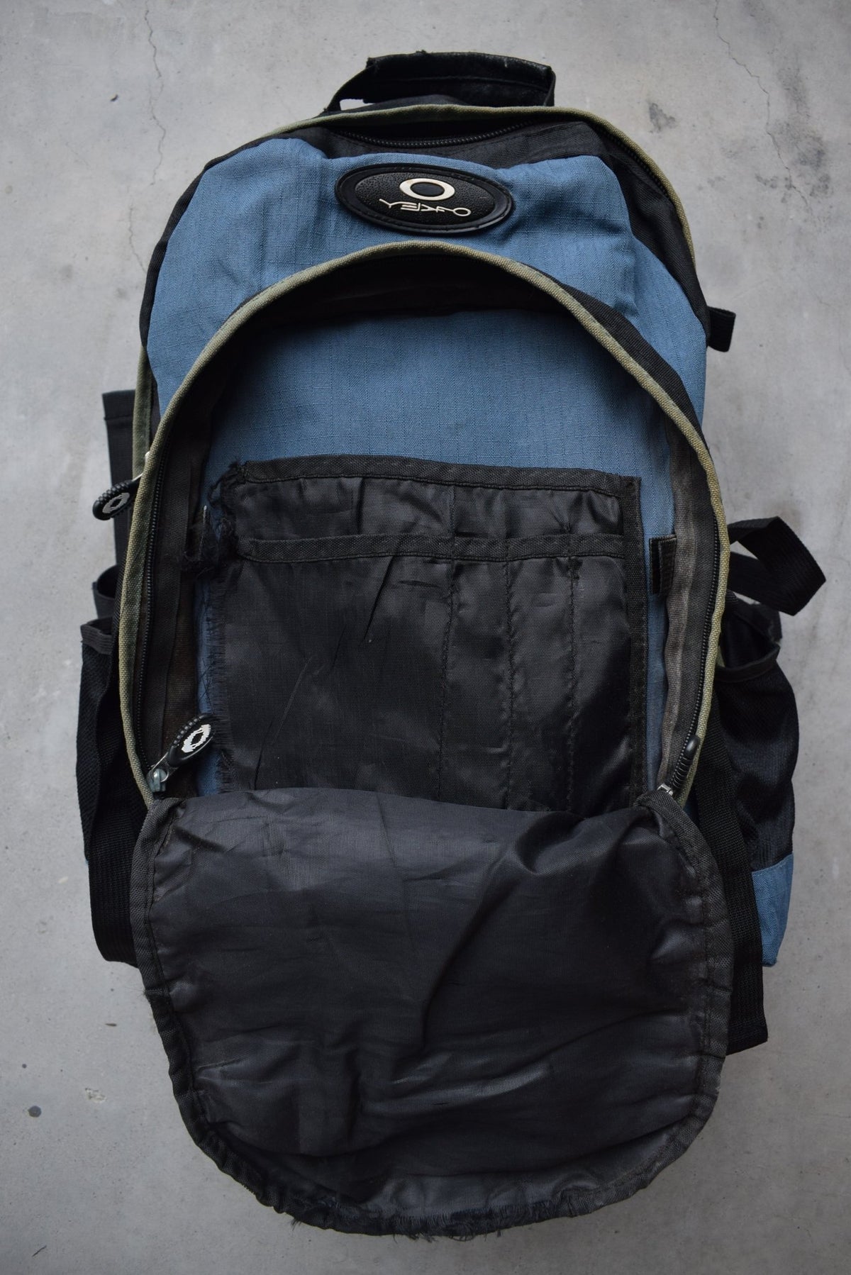Oakley Blue & Black Utility Backpack — 2000s - Retrospective Store