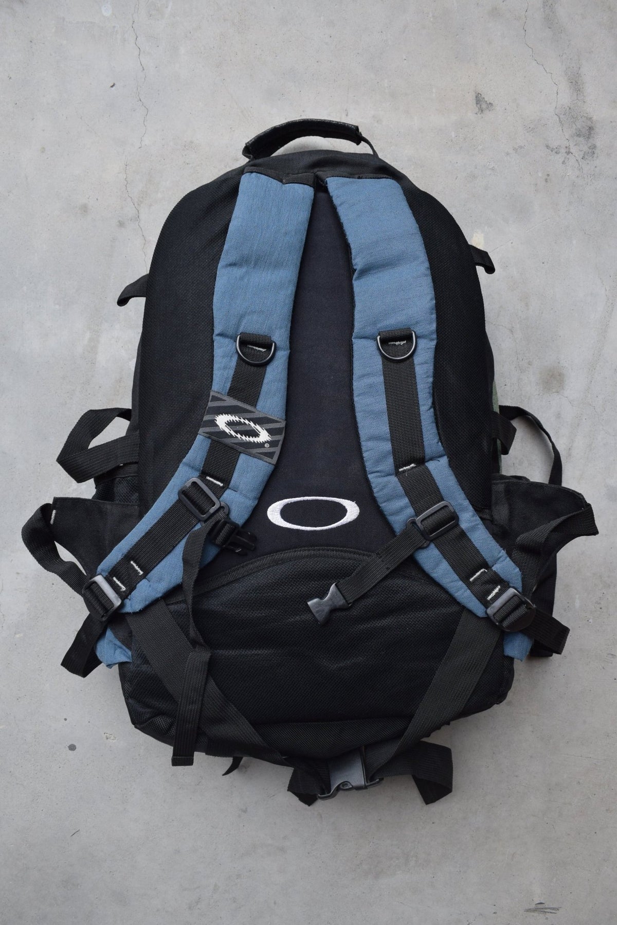 Oakley Blue & Black Utility Backpack — 2000s - Retrospective Store