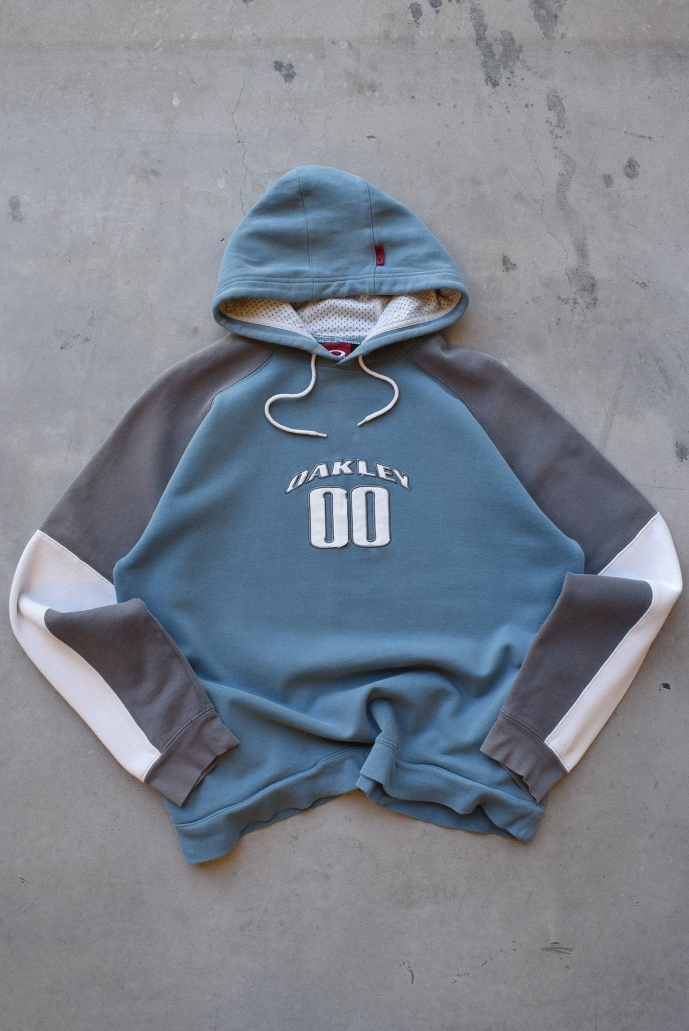 Oakley Blue & Grey Embroidered Spellout Hoodie — 2000s (M) - Retrospective Store