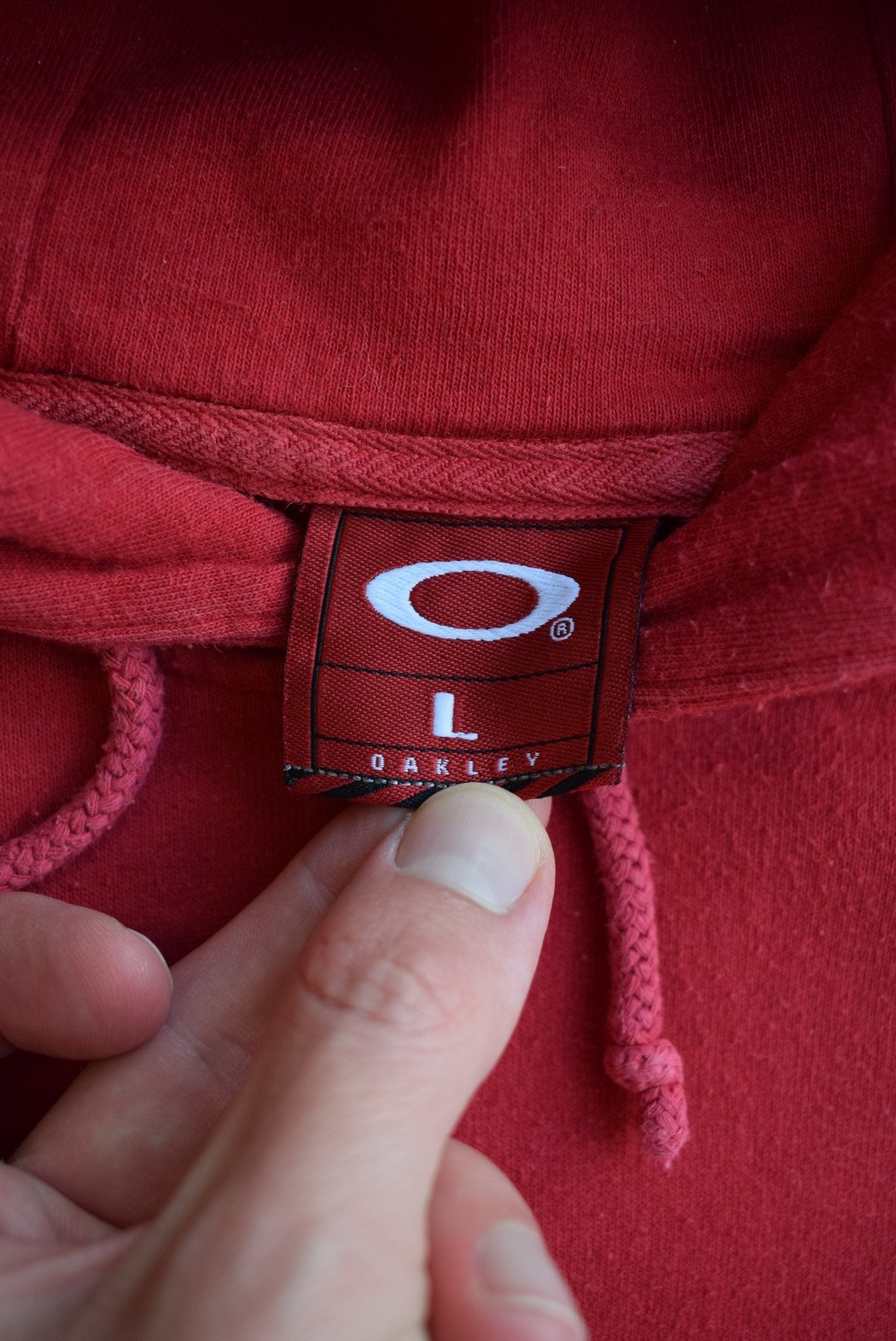 Oakley Red Embroidered Spellout Hoodie — 2000s (L) - Retrospective Store