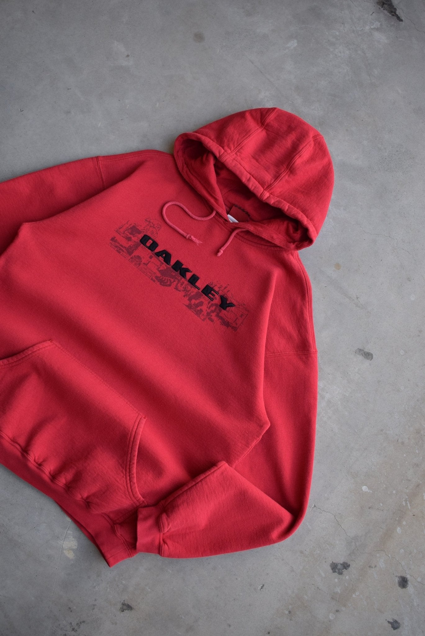 Oakley Red Embroidered Spellout Hoodie — 2000s (L) - Retrospective Store