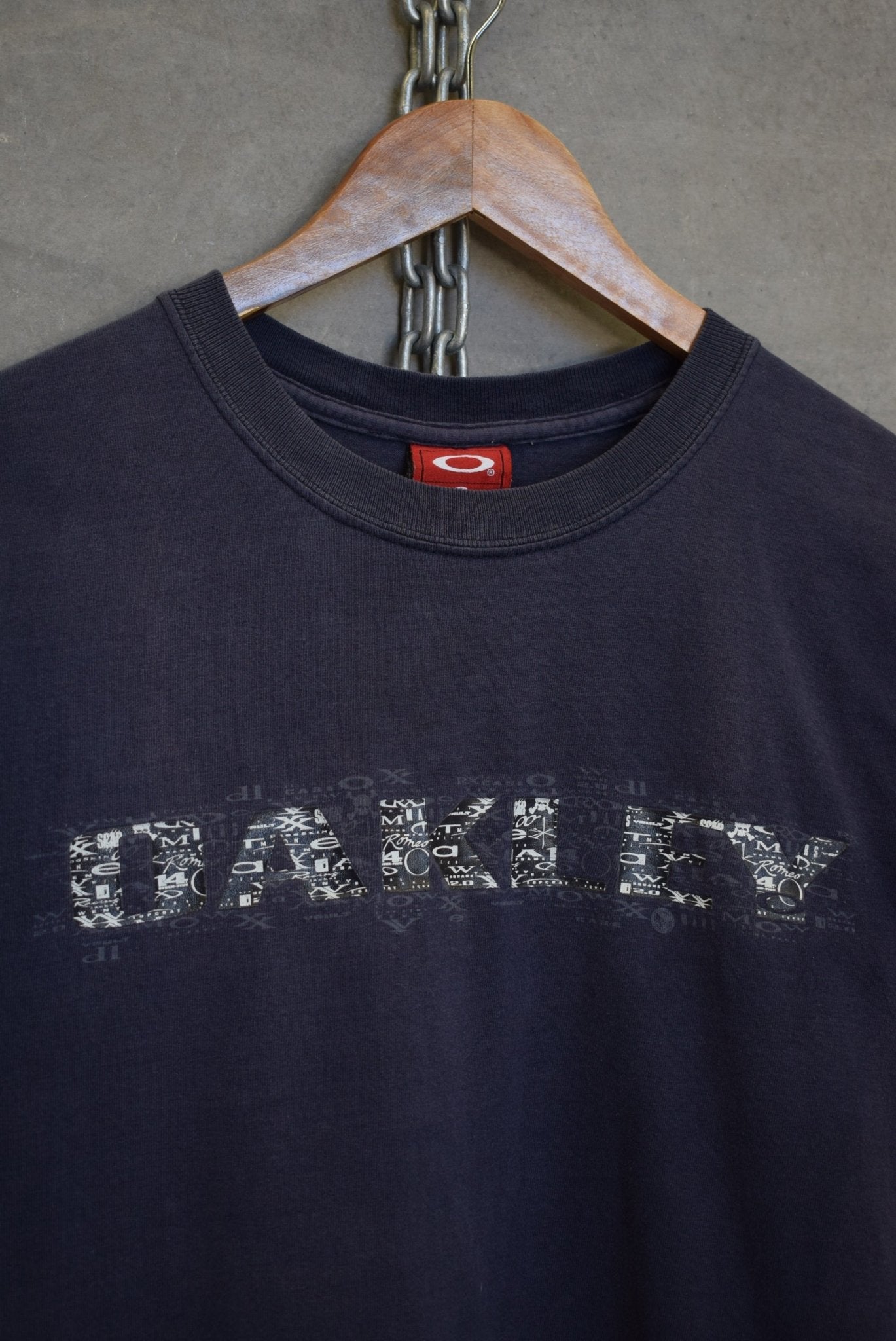 Oakley Spellout Tee — 2000s (S) - Retrospective Store