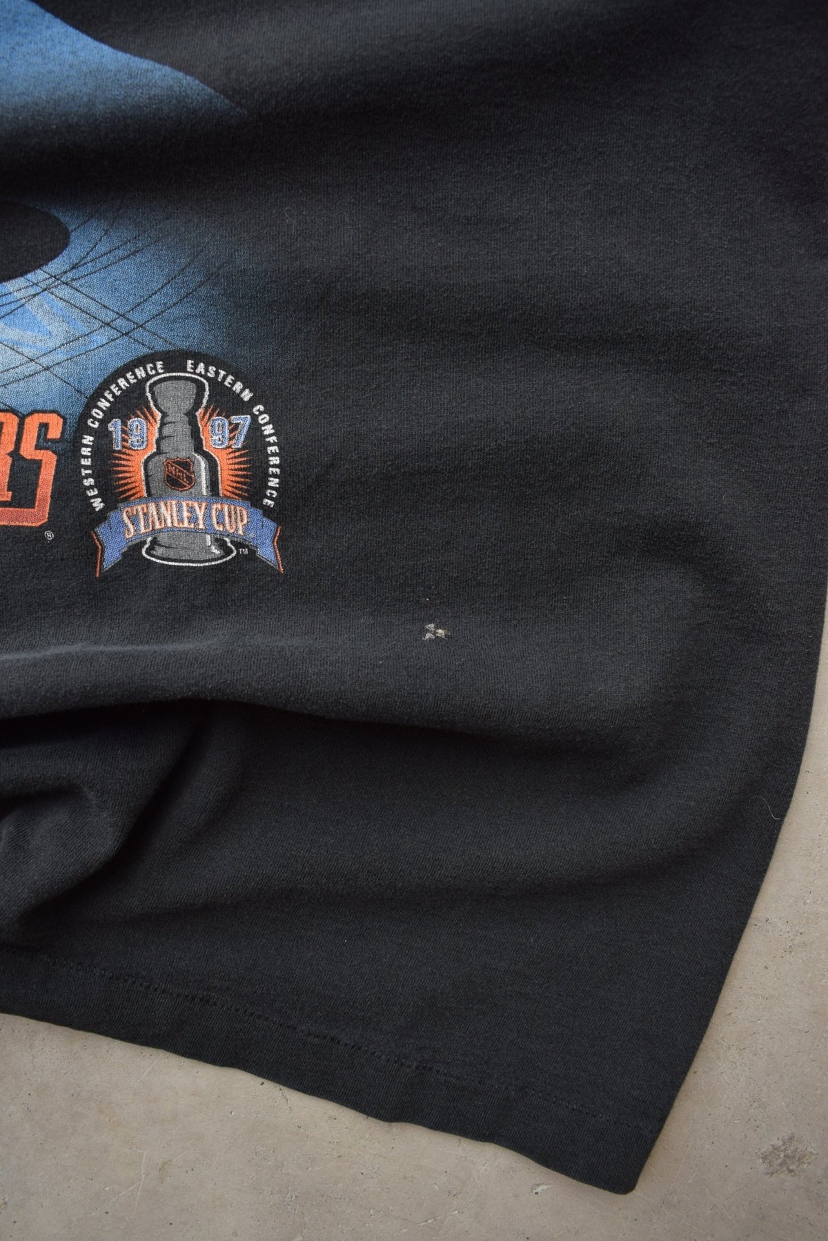 Pro-Player x NHL Philadelphia Flyers Champions Black Graphic Tee — 1997 (XXL) - Retrospective Store