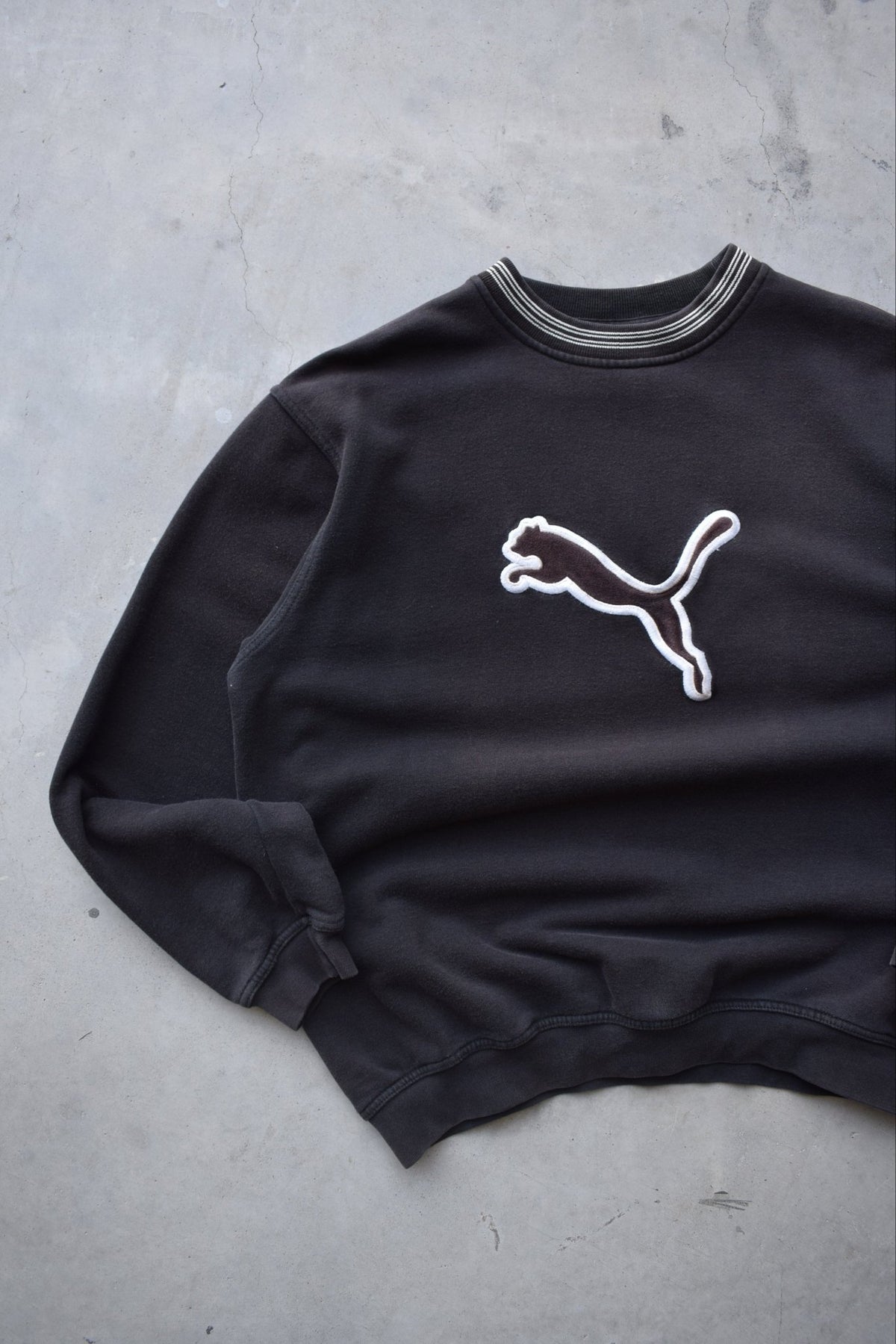 Puma Black & Brown Embroidered Logo Crewneck — 1990s (L) - Retrospective Store