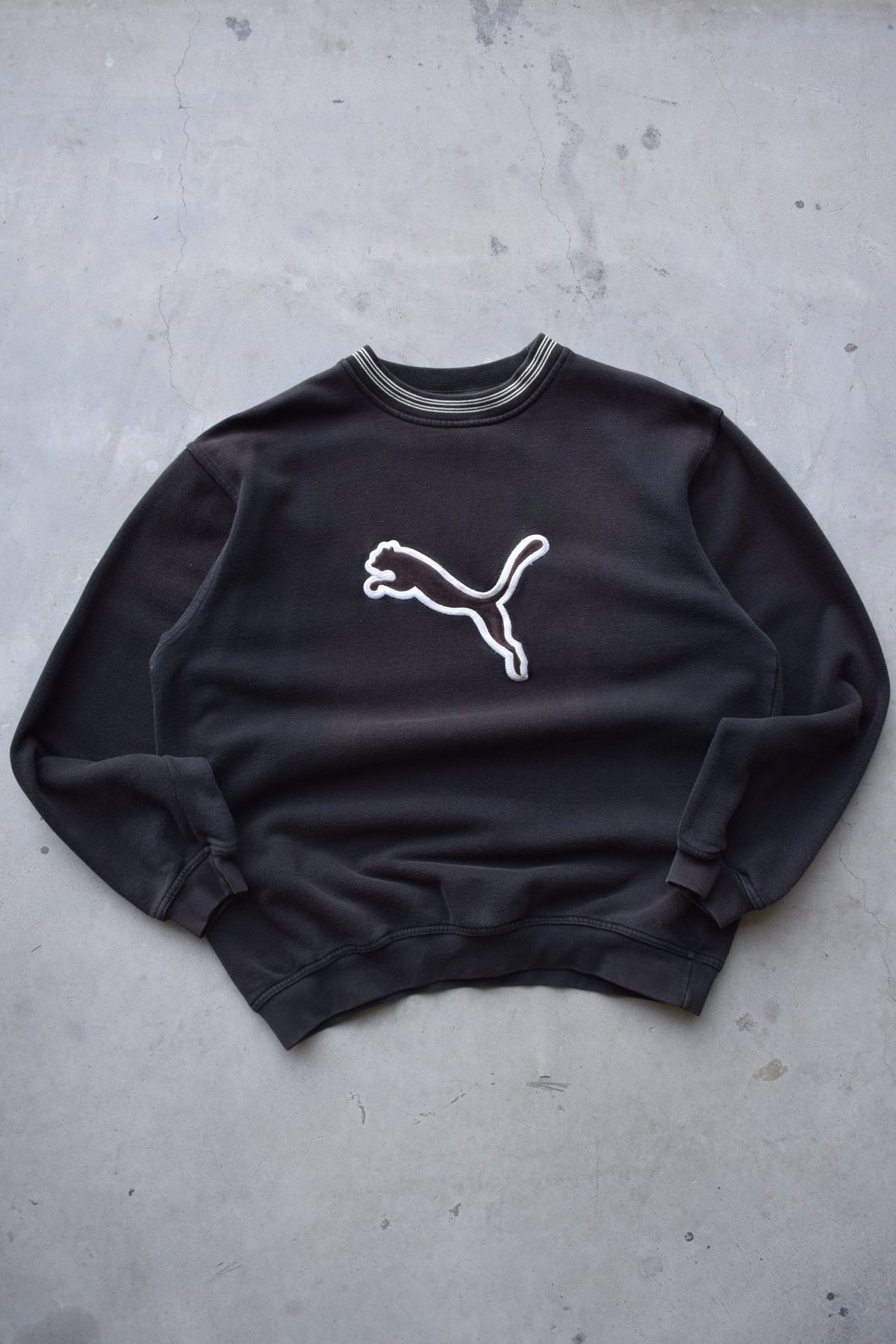 Puma Black & Brown Embroidered Logo Crewneck — 1990s (L) - Retrospective Store
