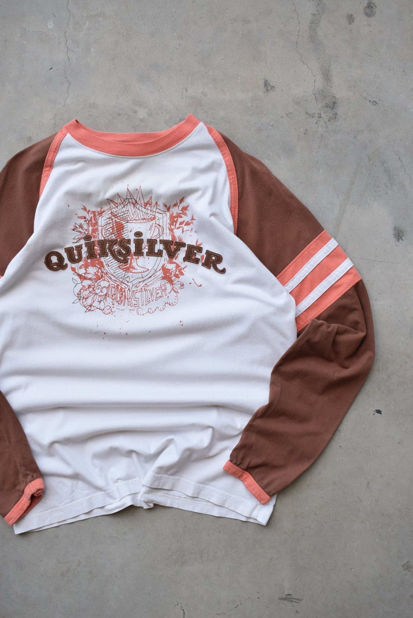 Quiksilver Brown & White Embroidered Long Sleeve Spellout Tee — 2000s (L) - Retrospective Store