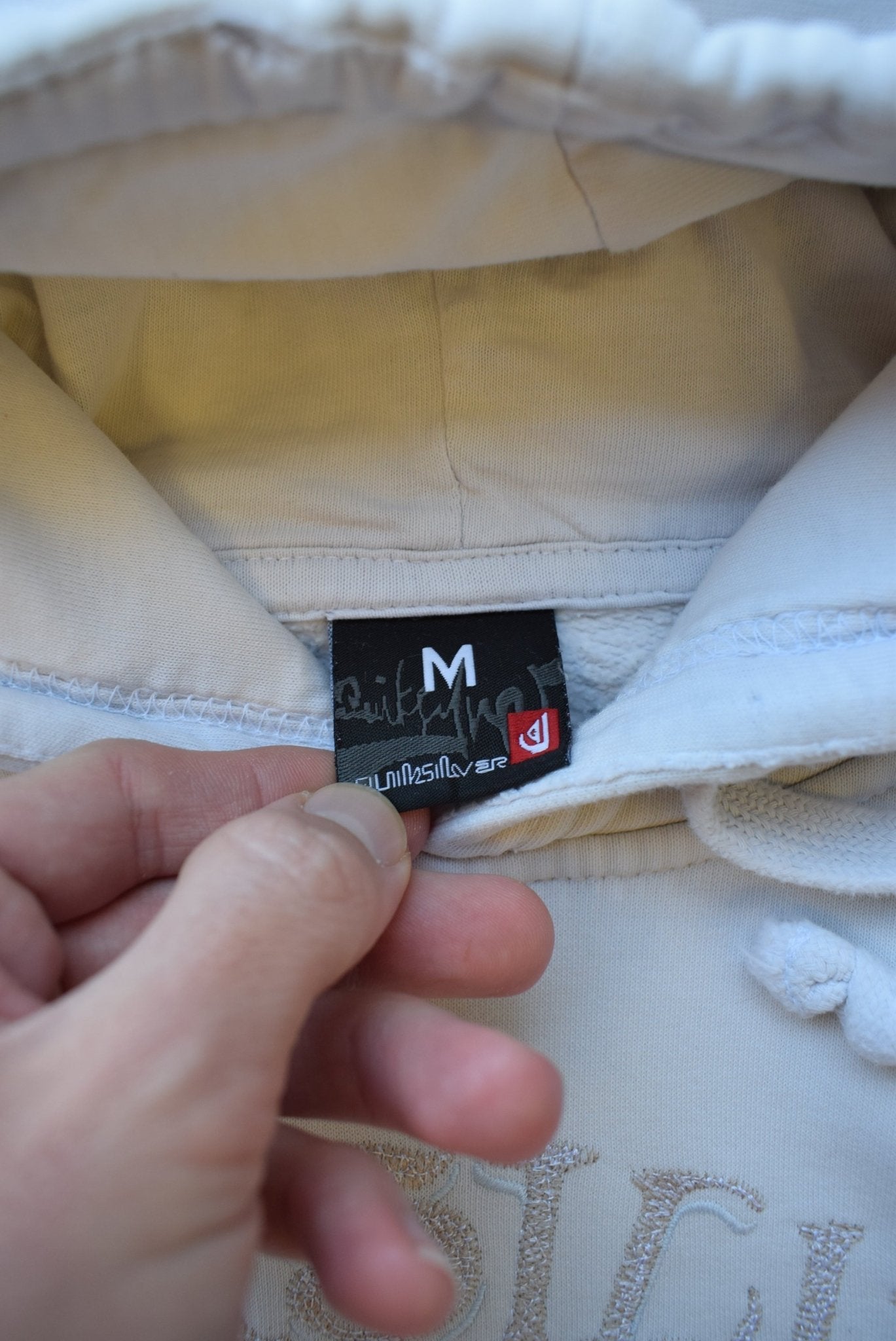 Quiksilver White Embroidered Spellout Hoodie — 2000s (S/M) - Retrospective Store