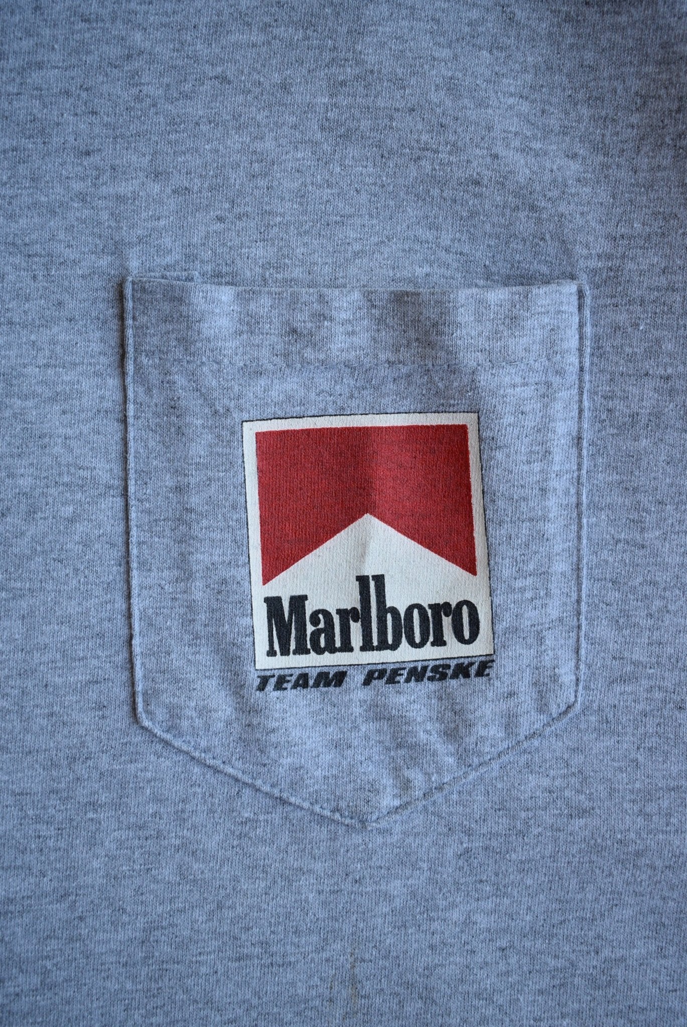 *Rare* Vintage 1997 Marlboro F1 Team Penske Tee (XL) - Retrospective Store