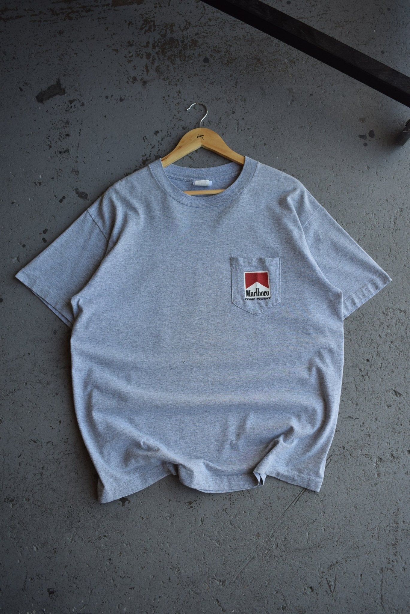 *Rare* Vintage 1997 Marlboro F1 Team Penske Tee (XL) - Retrospective Store