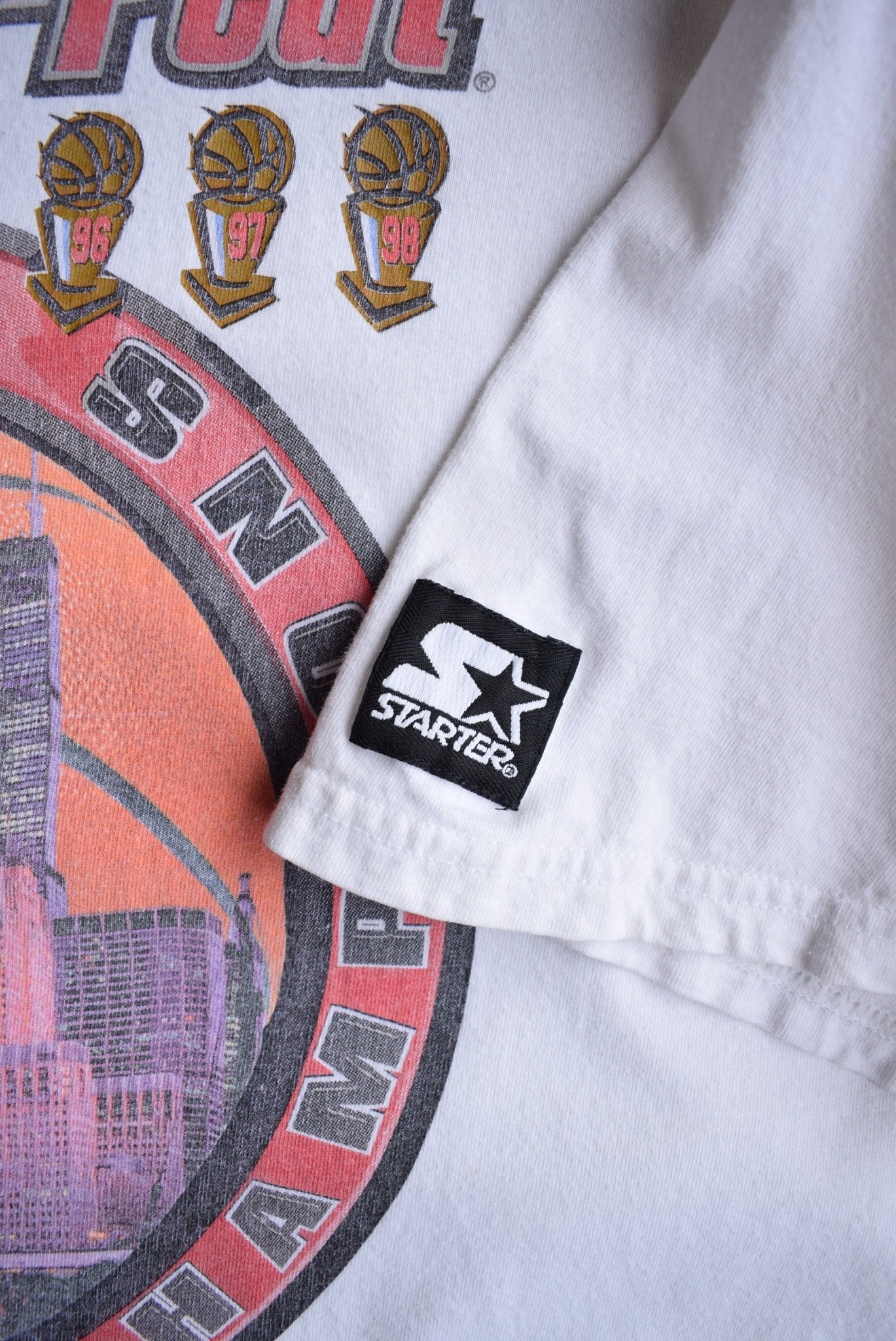 *Rare* Vintage 1998 Starter x NBA Chicago Bulls 3 - Peat Tee (XXL) - Retrospective Store