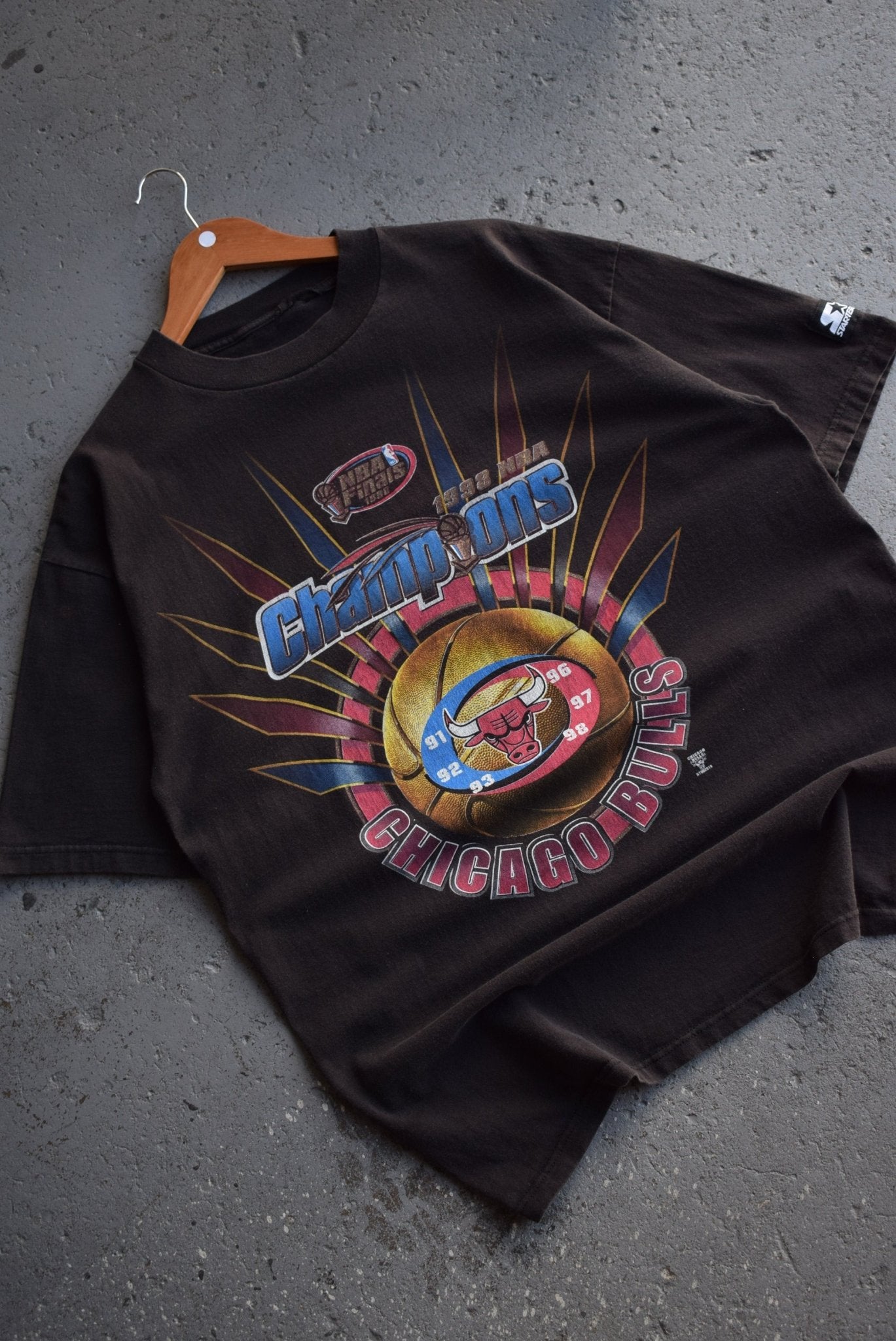 *Rare* Vintage 1998 Starter x NBA Chicago Bulls Champions Tee (XL) - Retrospective Store