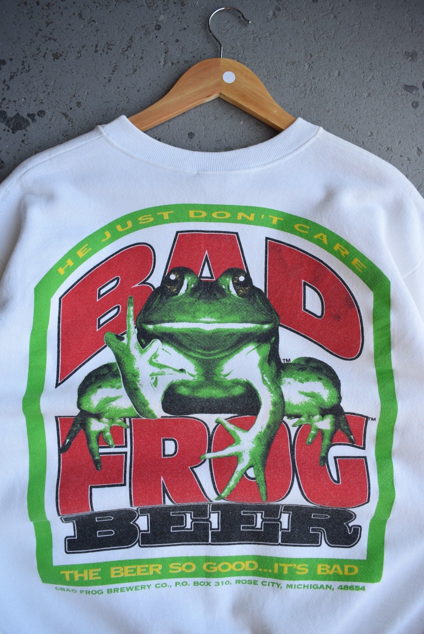 *Rare* Vintage 90s Bad Frog Beer Graphic Crewneck (M) - Retrospective Store