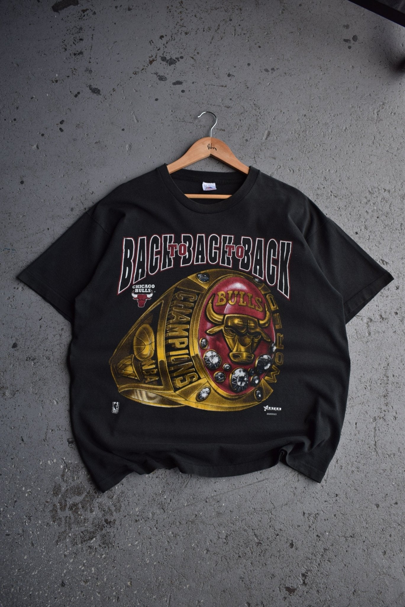 *Rare* Vintage 90s NBA Chicago Bulls 3 - Peat Championship Ring Tee (XL) - Retrospective Store