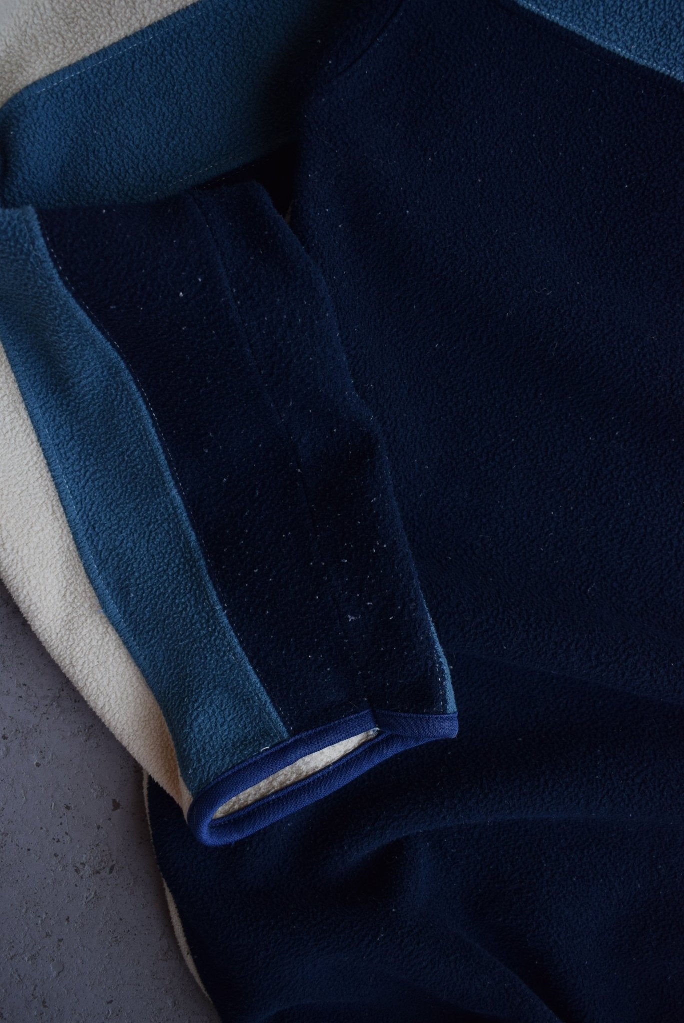 *Rare* Vintage 90s Nike Spellout Embroidered Fleece Hoodie (L) - Retrospective Store