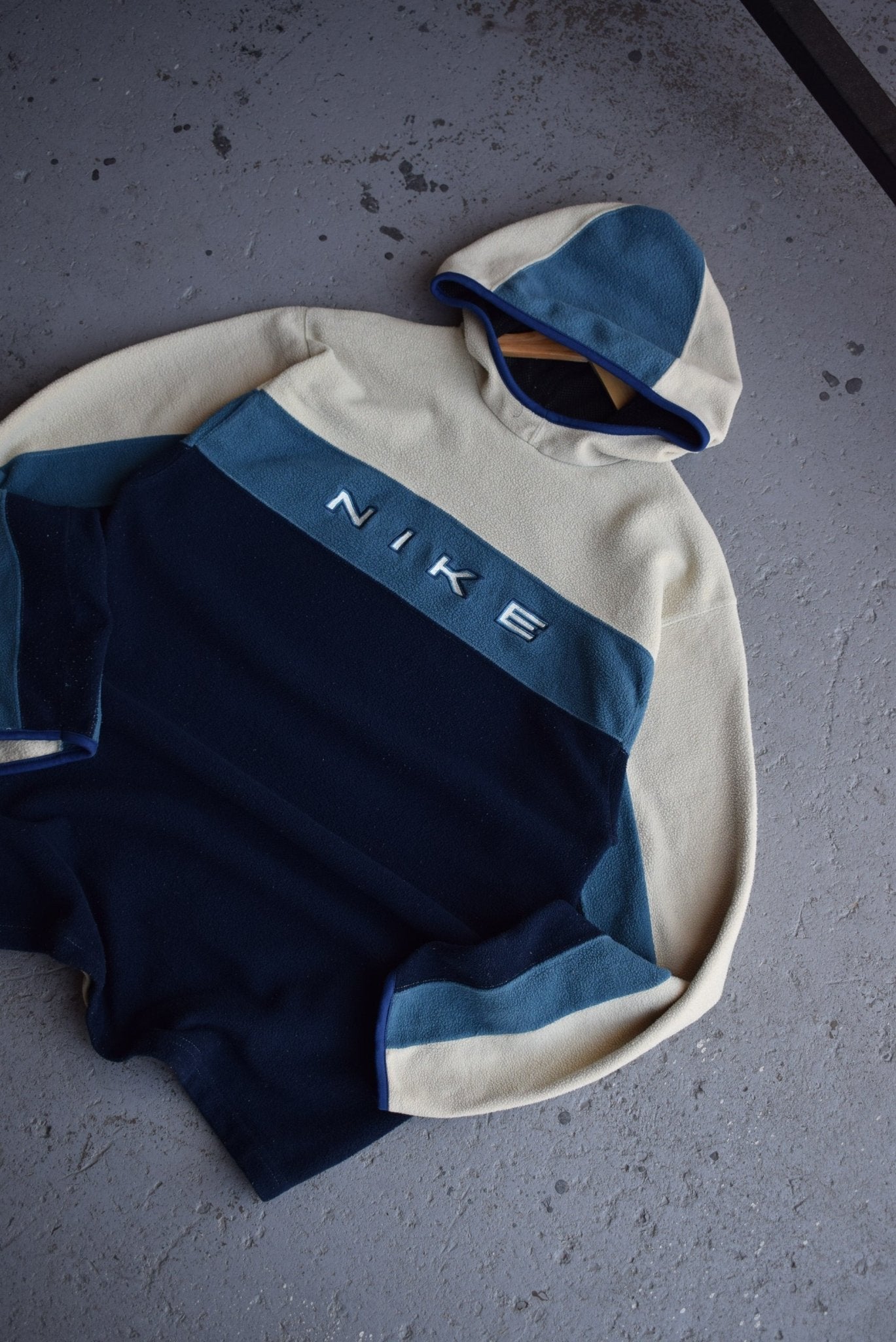 *Rare* Vintage 90s Nike Spellout Embroidered Fleece Hoodie (L) - Retrospective Store
